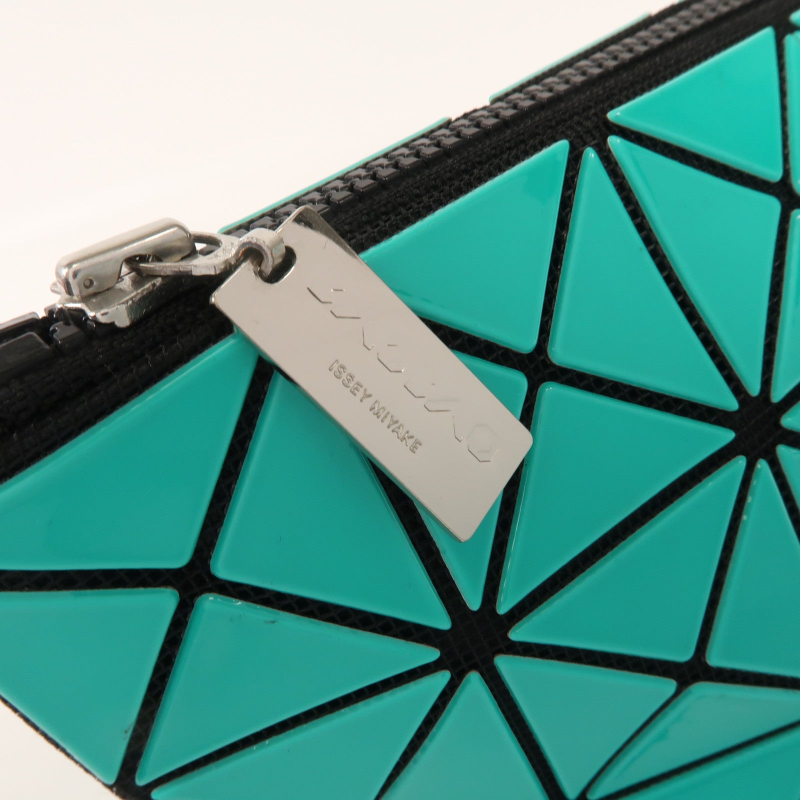 BAO BAO ISSEYMIYAKE PVC Clutch 4x6銀扣手拿包