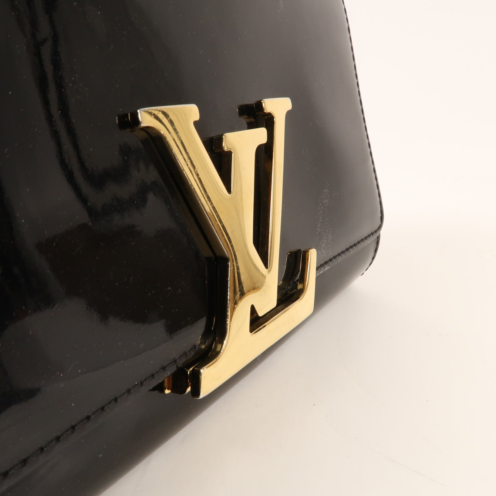 LOUIS VUITTON Vernis Louise MM金扣鏈帶肩背袋