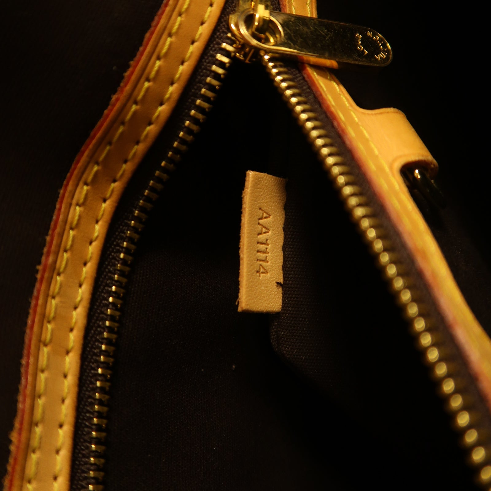 LOUIS VUITTON 【激減優惠】Vernis Brea MM金扣手挽肩背兩用袋紅色