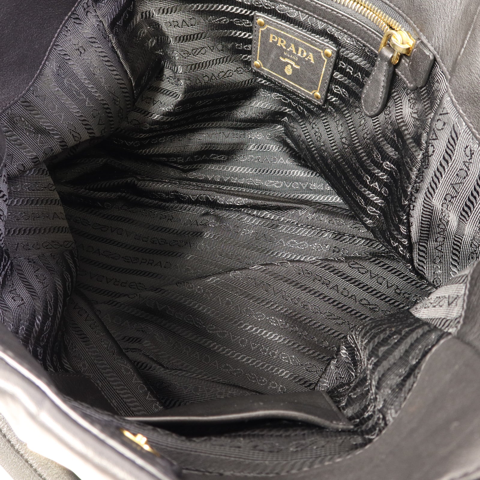 PRADA 牛皮皮革Shoulder Bag金扣肩背袋