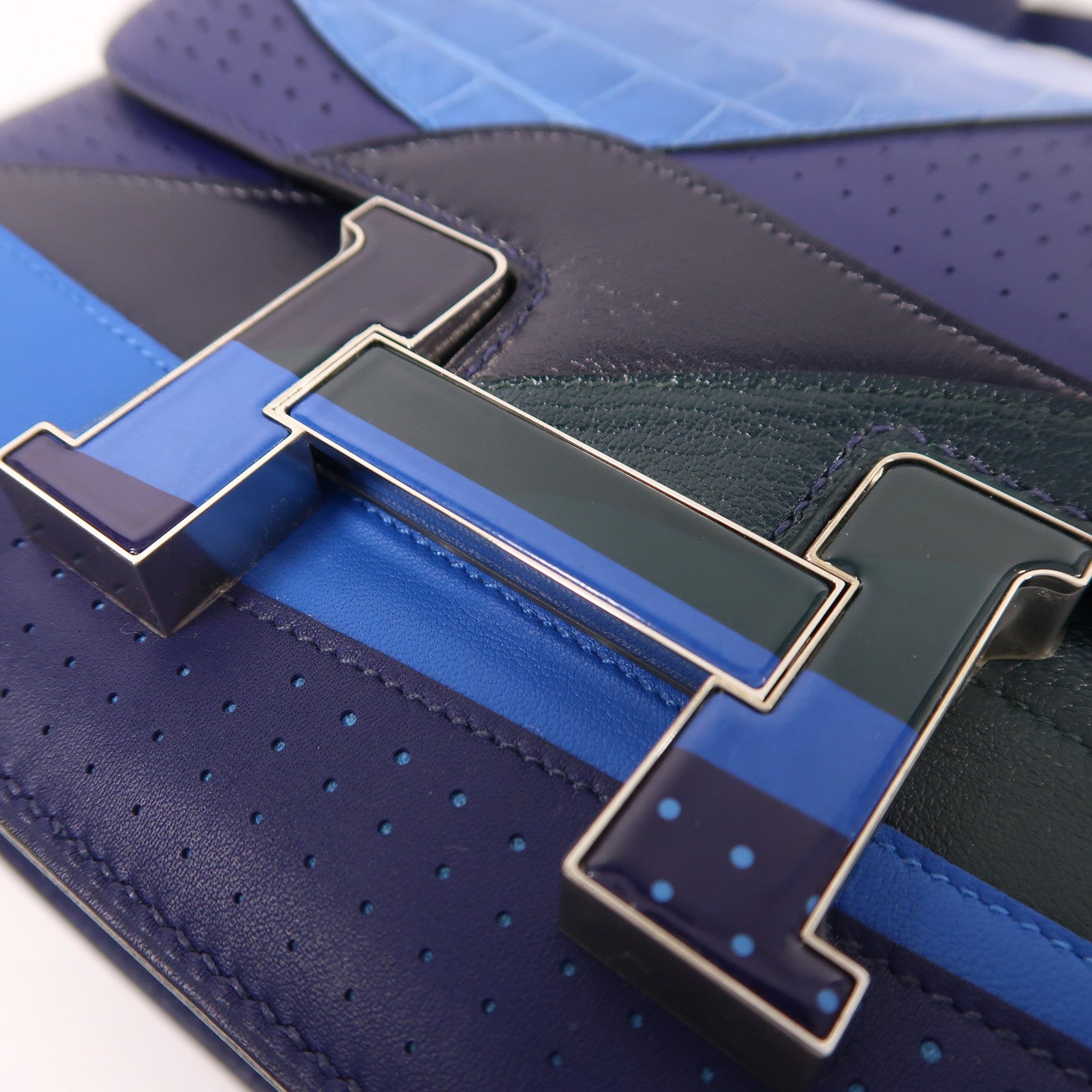 HERMES 鱷魚皮革/蜥蝪皮革/Swift皮革Constance 24銀扣肩背袋Lizard Blue Encre/Blue Zellige/Vert Cypress/Blue Nuit/Bleu de Malte