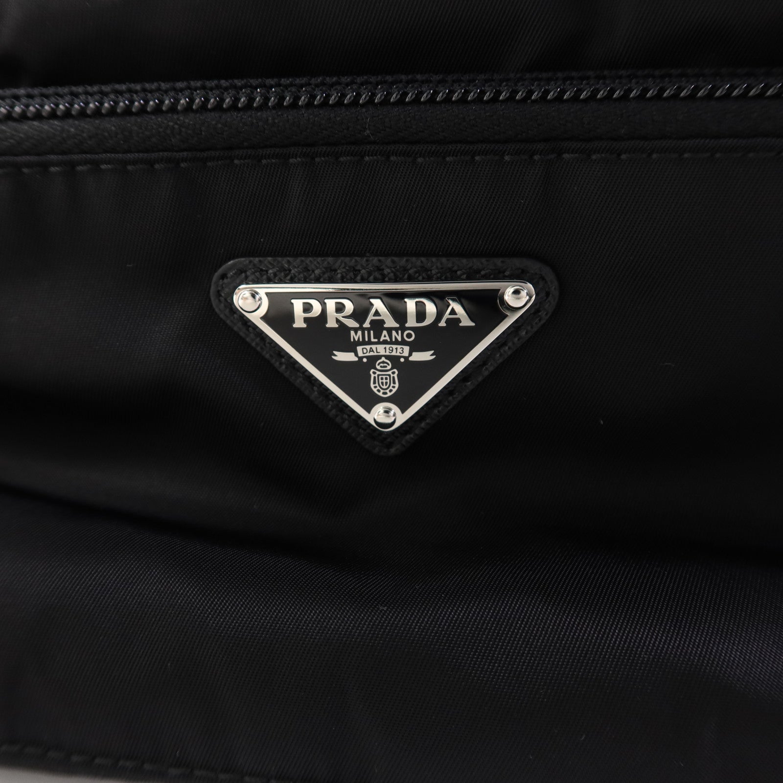PRADA 尼龍Travel Pouch手拿包