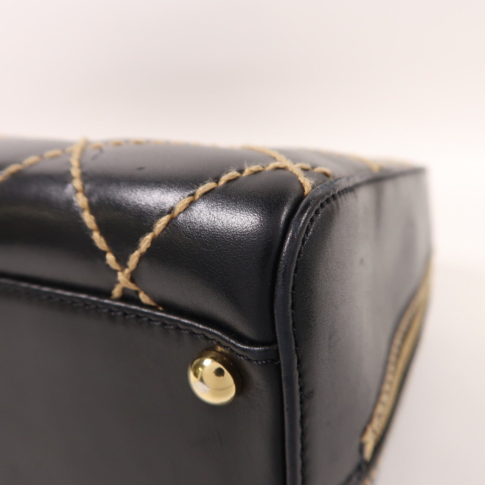 CHANEL 牛皮皮革Vintage Handbag金扣手挽袋