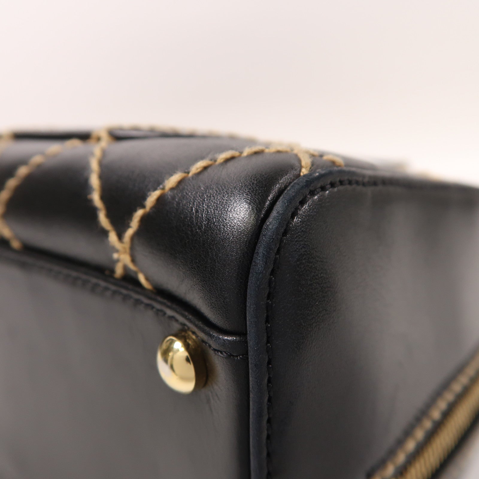 CHANEL 牛皮皮革Vintage Handbag金扣手挽袋