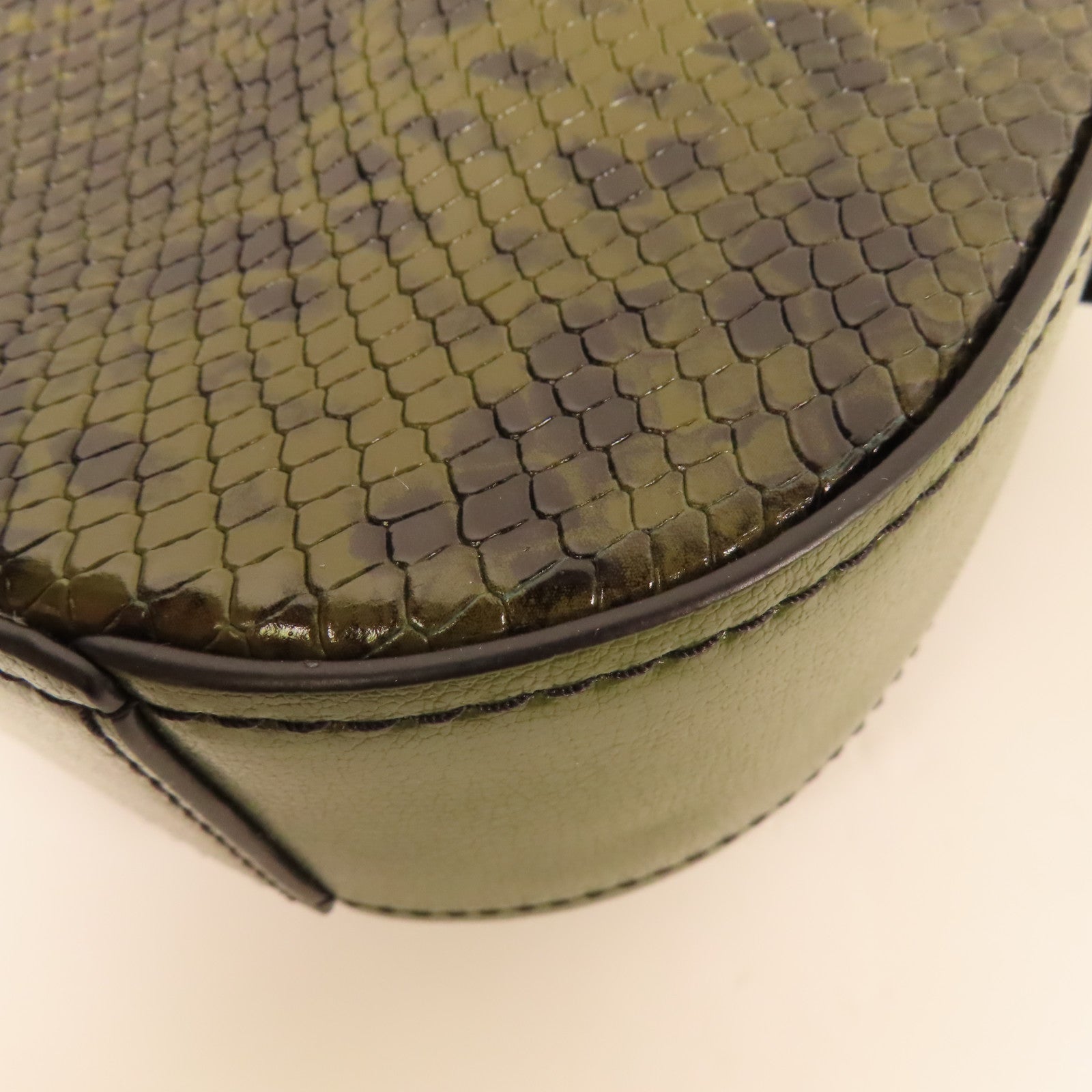 MARC JACOBS 牛皮皮革Shoulder Bag銀扣肩背袋