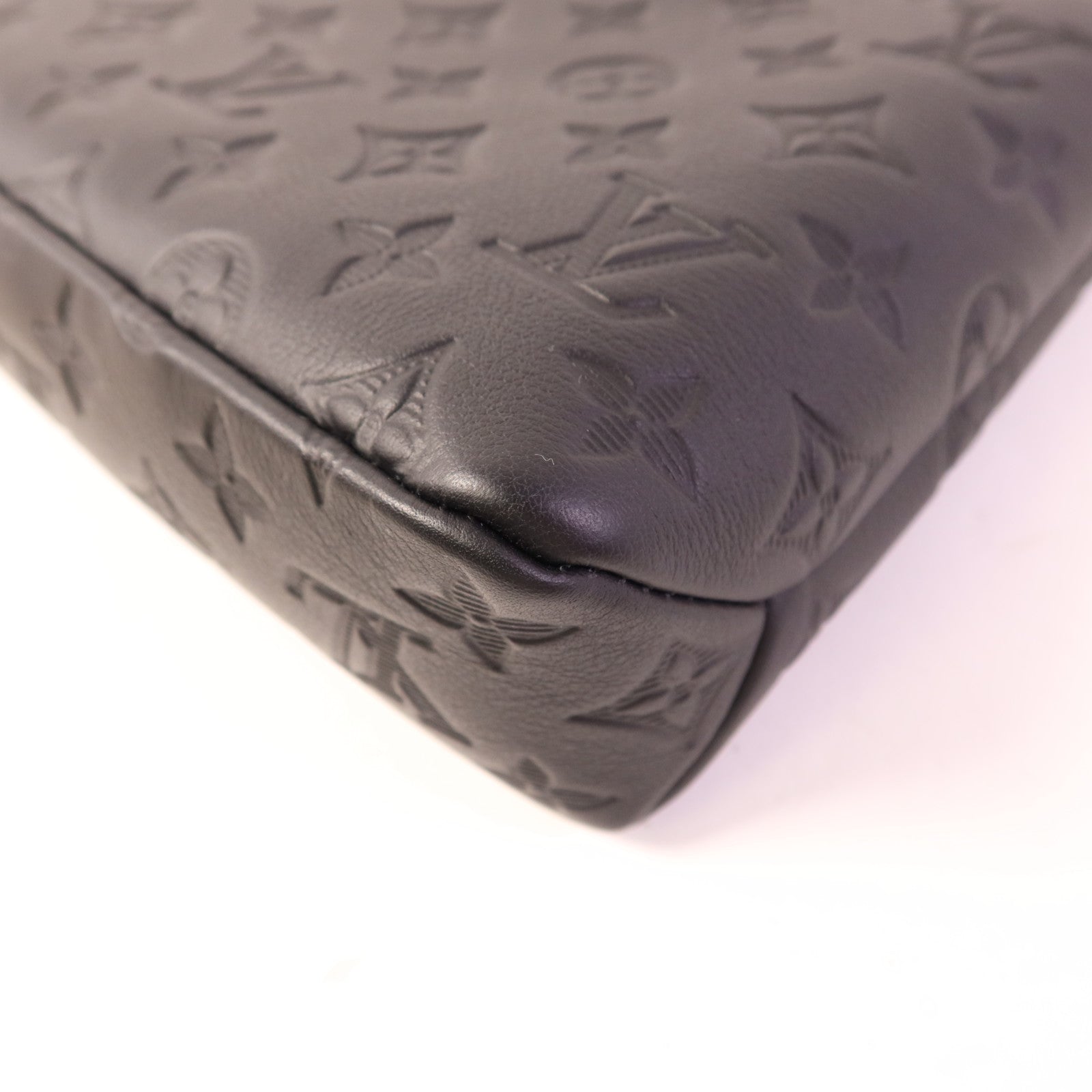 LOUIS VUITTON Monogram Shadow Pochette Voyage Souple手拿包