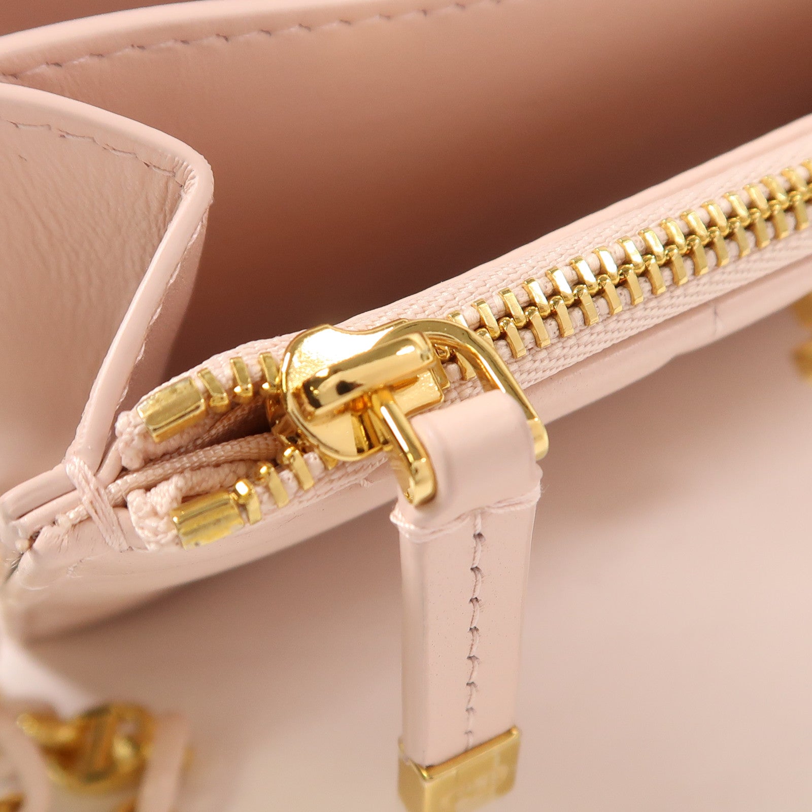 Dior 羊皮皮革Miss Caro金扣鏈帶肩背袋