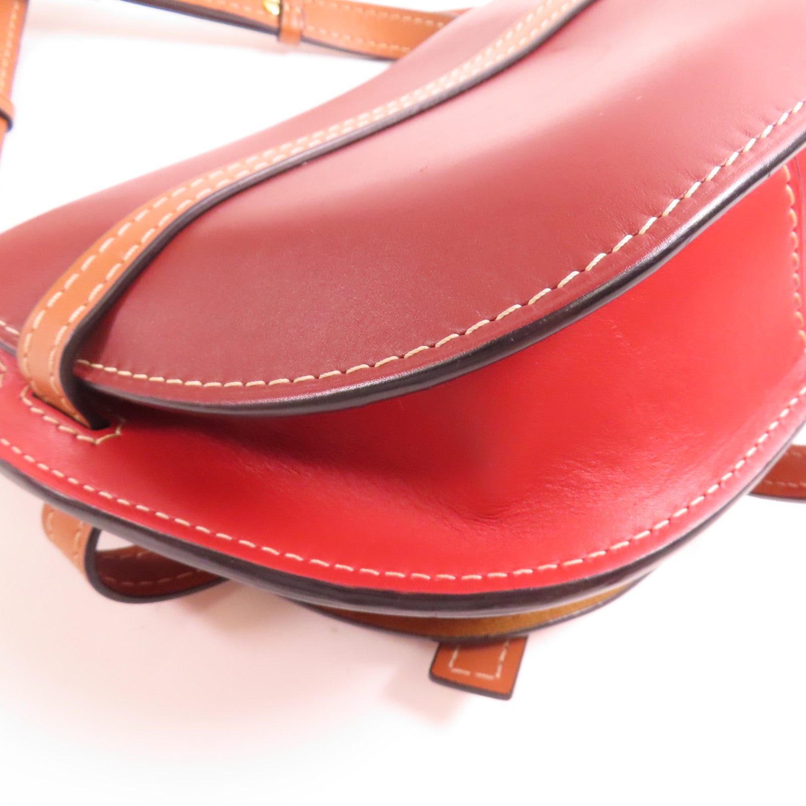 LOEWE 牛皮皮革Gate Bag金扣肩背袋