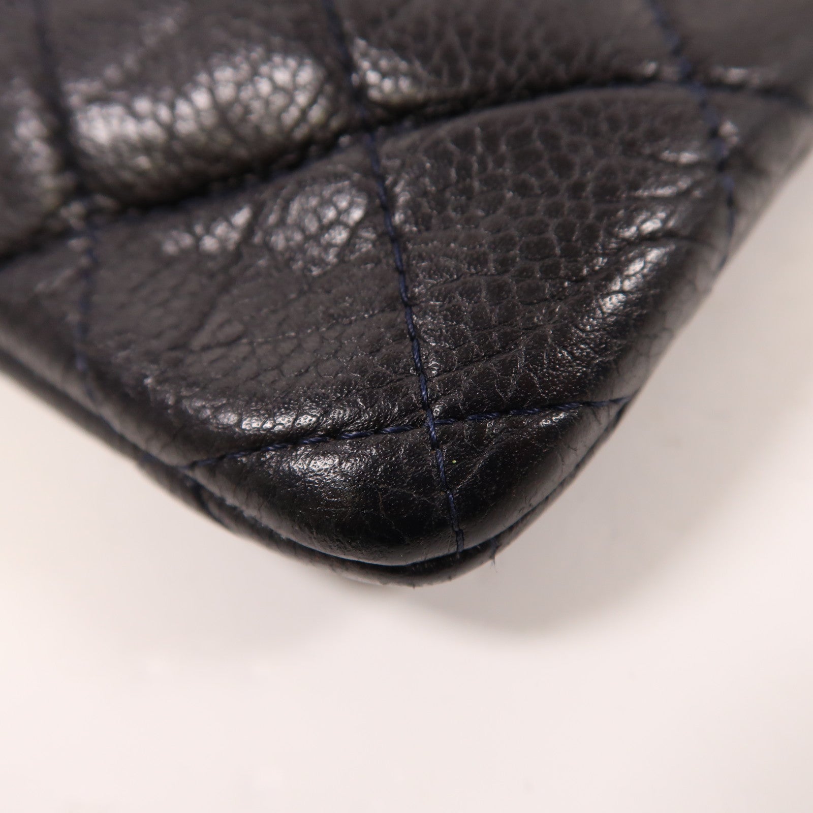 CHANEL 牛皮皮革Pouch銀扣手拿包