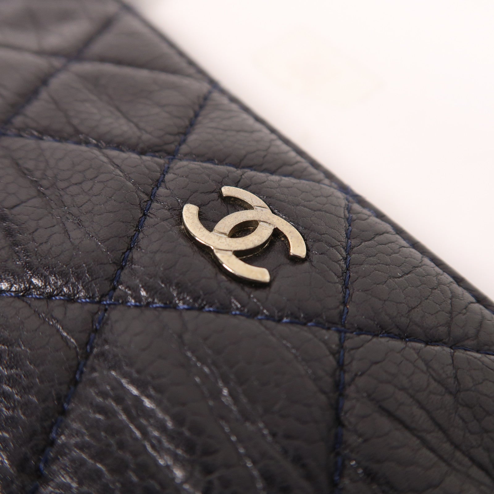 CHANEL 牛皮皮革Pouch銀扣手拿包