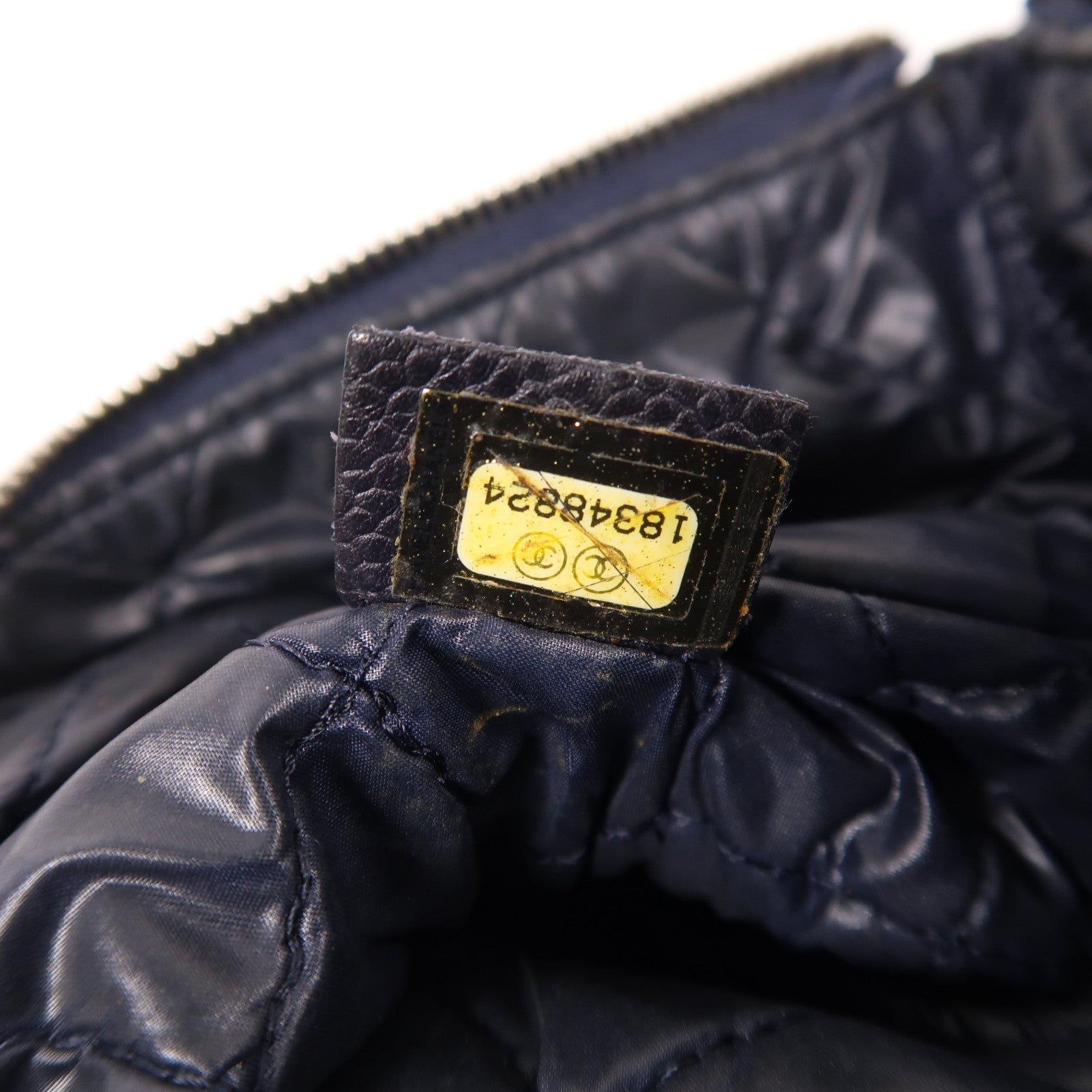 CHANEL 牛皮皮革Pouch銀扣手拿包