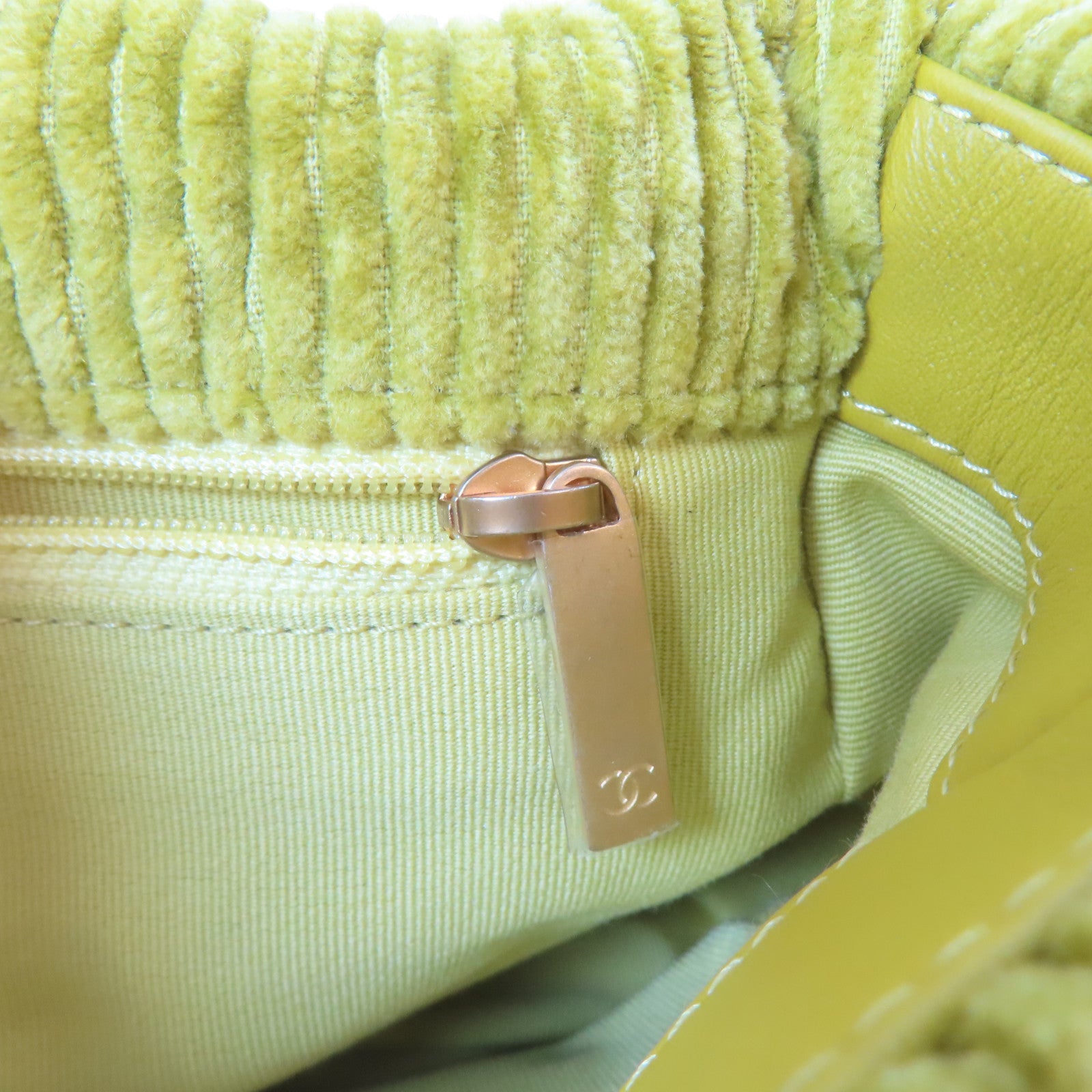 CHANEL 【激減優惠】菱格燈芯絨Chanel 19金扣/銀扣鏈帶手挽肩背兩用袋綠色