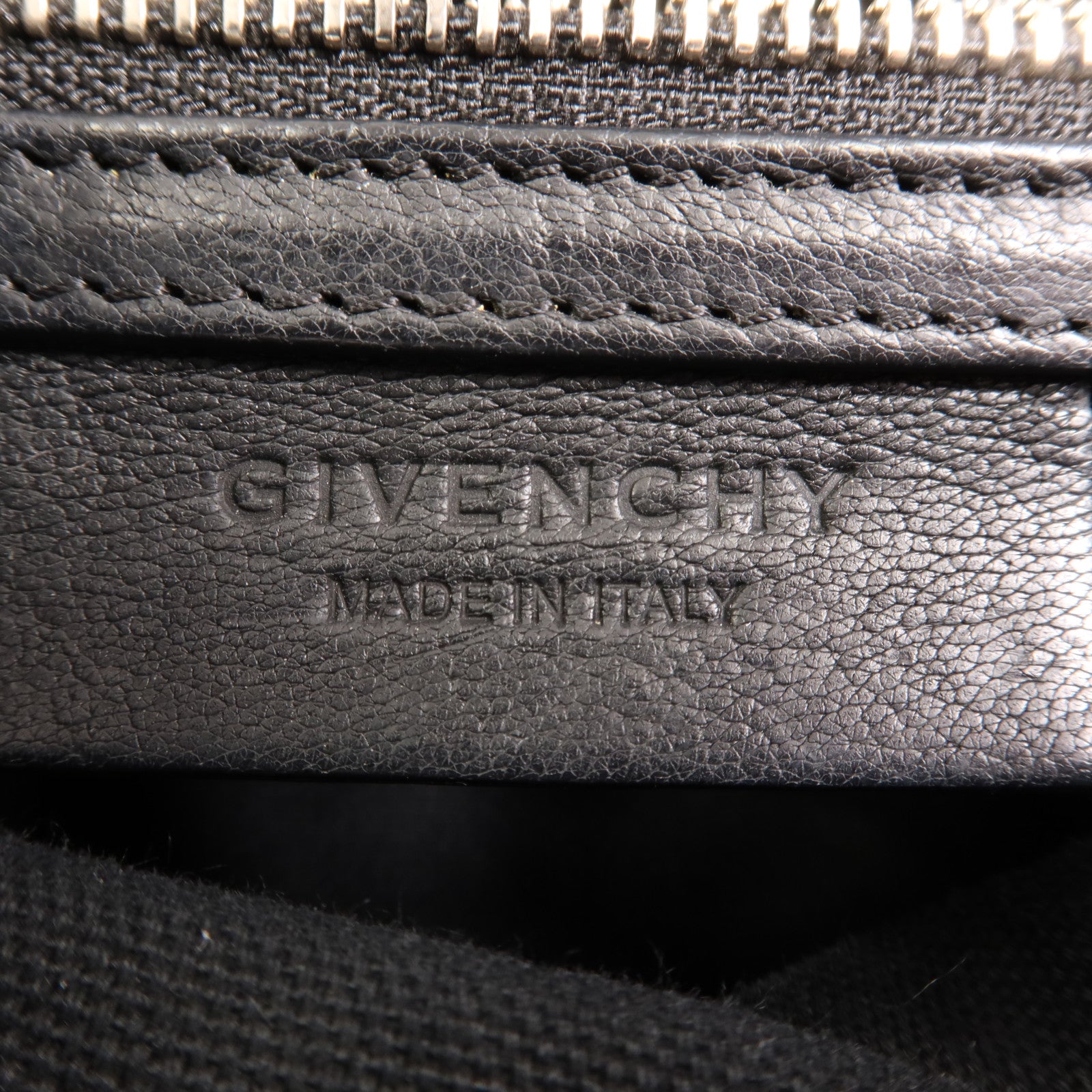 GIVENCHY 尼龍Pandora Mini銀扣肩背袋