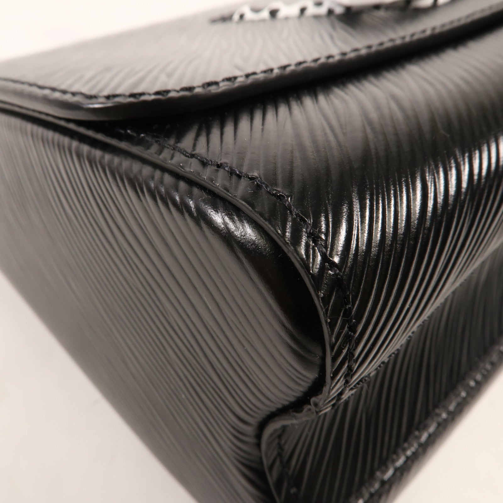 LOUIS VUITTON Epi LV x YK Twist MM銀扣手挽肩背兩用袋