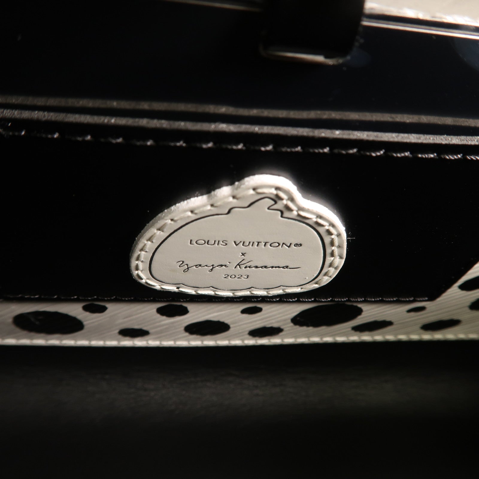 LOUIS VUITTON Epi LV x YK Twist MM銀扣手挽肩背兩用袋