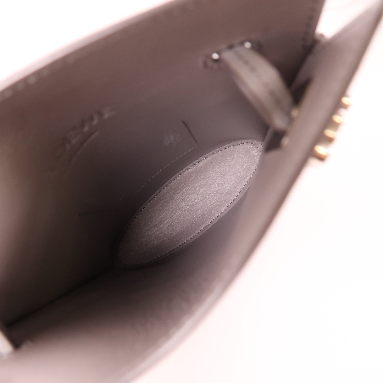 LOEWE 牛皮皮革Dice Pocket銀扣肩背袋