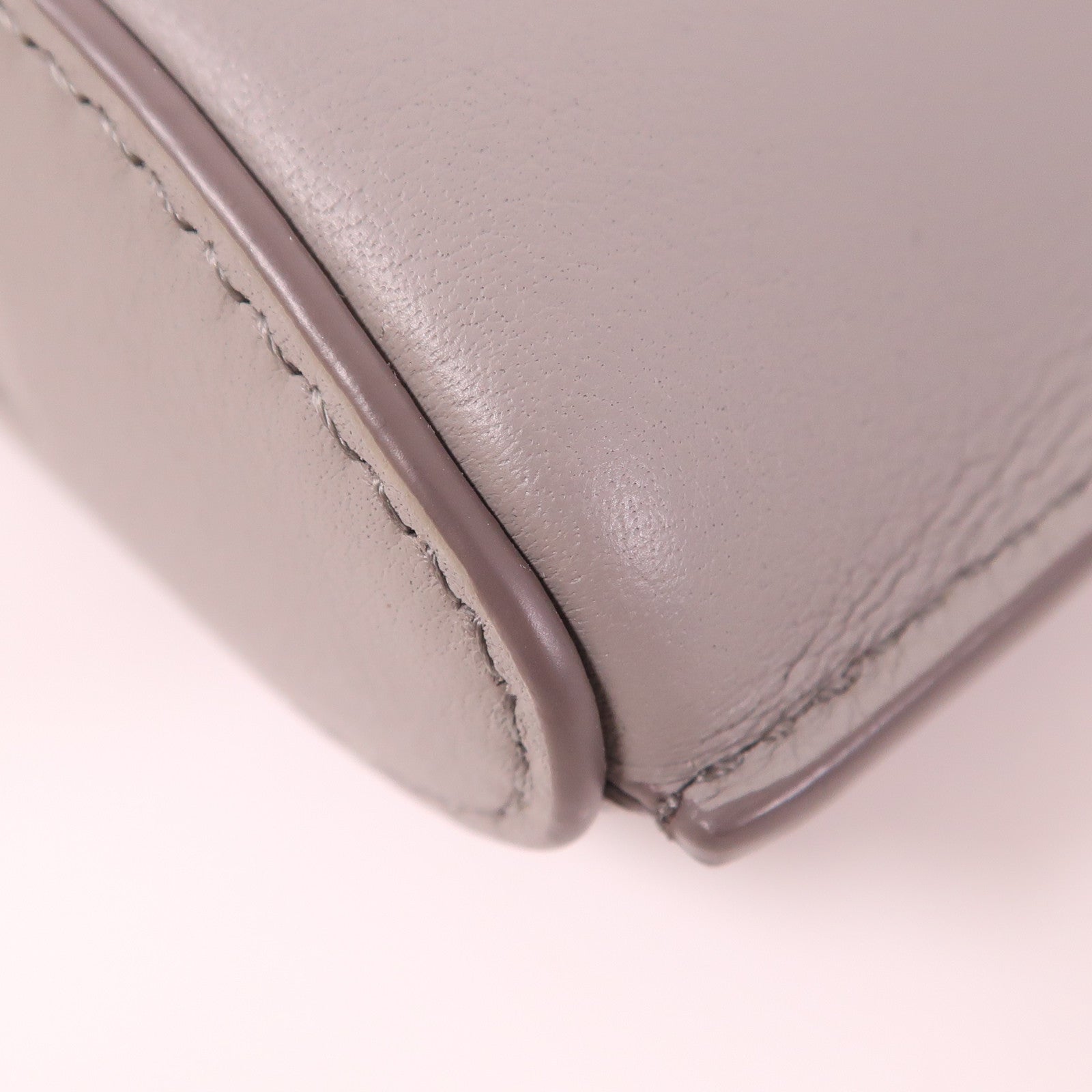 LOEWE 牛皮皮革Dice Pocket銀扣肩背袋