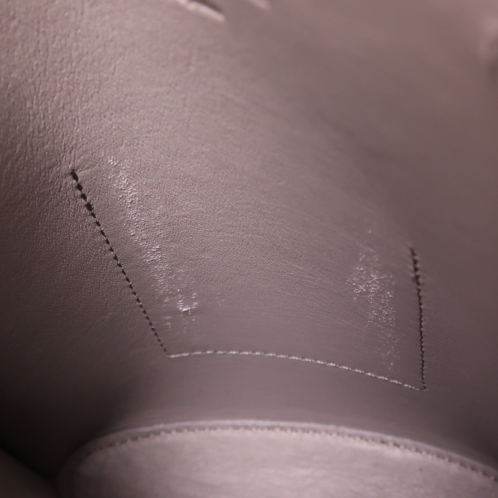 LOEWE 牛皮皮革Dice Pocket銀扣肩背袋