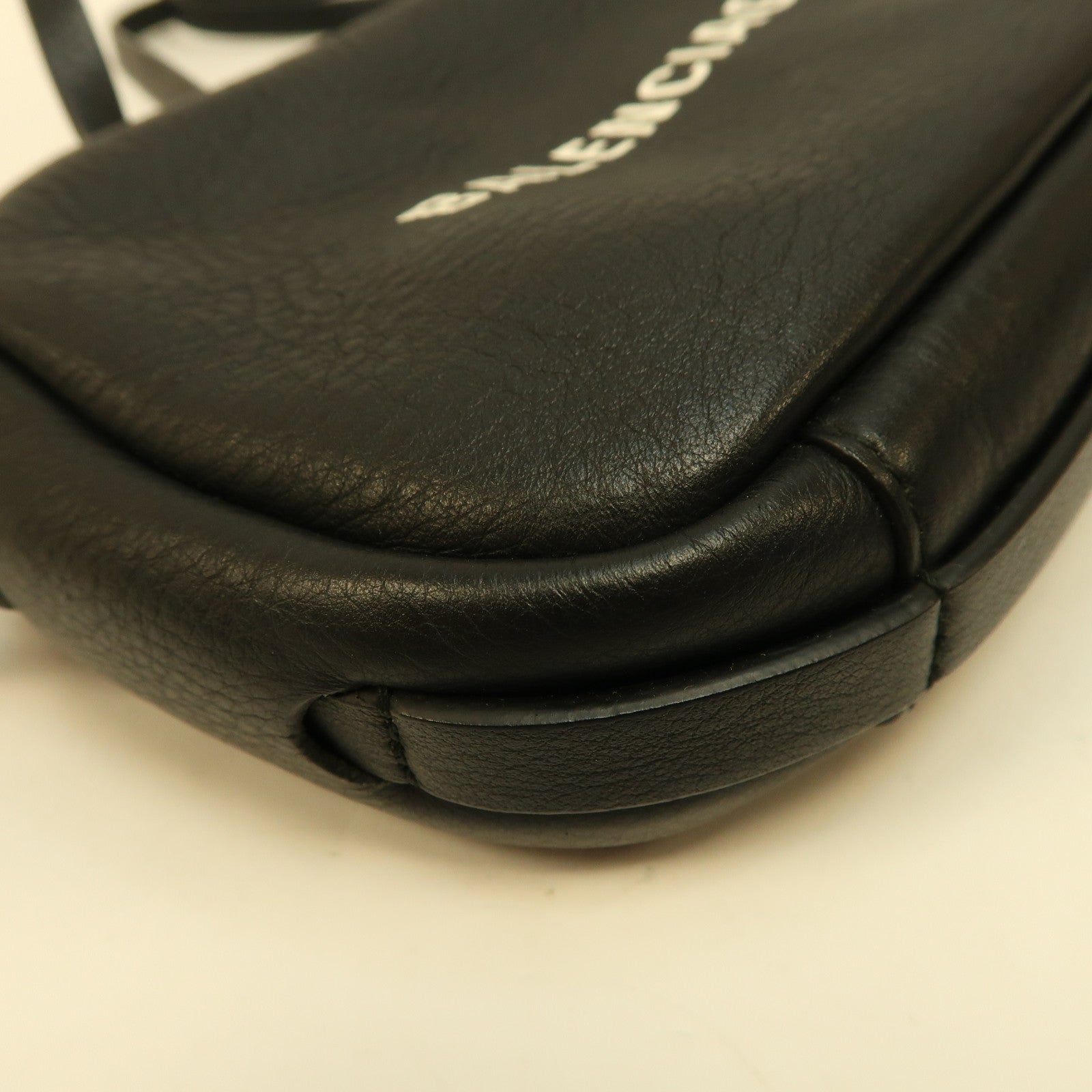 BALENCIAGA 【激減優惠】牛皮皮革Camera Bag銀扣肩背袋黑色