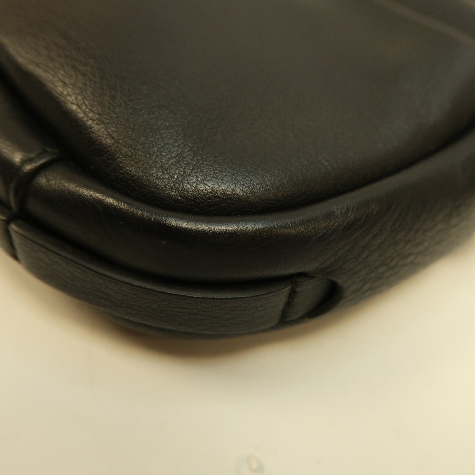 BALENCIAGA 【激減優惠】牛皮皮革Camera Bag銀扣肩背袋黑色