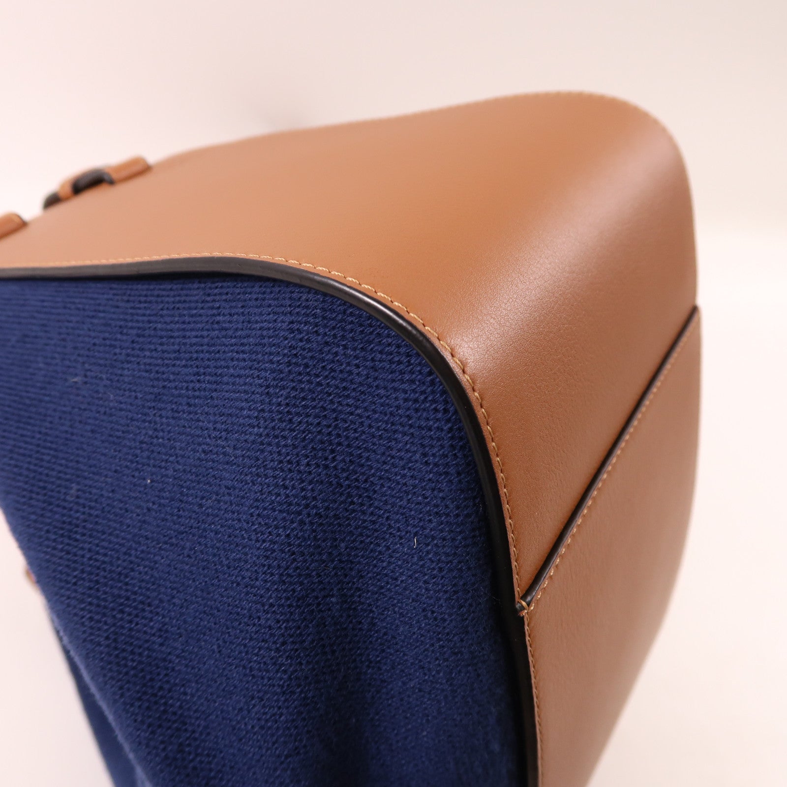 LOEWE 帆布/皮革Hammock銀扣肩背袋