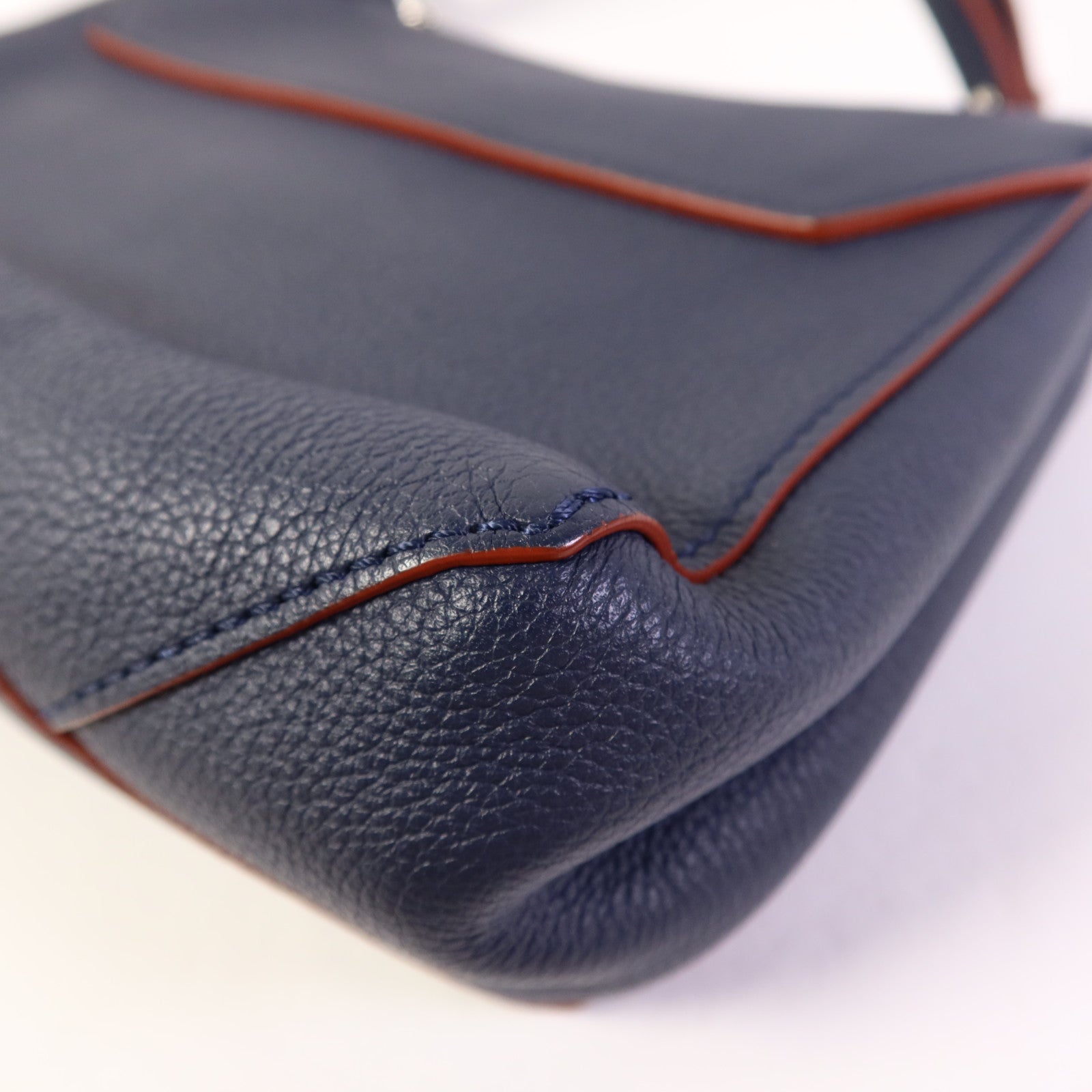 LOUIS VUITTON 牛皮皮革Lockme II BB銀扣手挽肩背兩用袋藍色