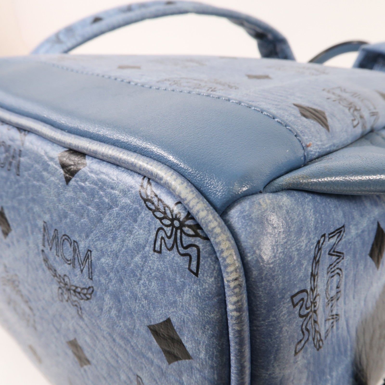 MCM 塗層帆布Backpack銀扣背包