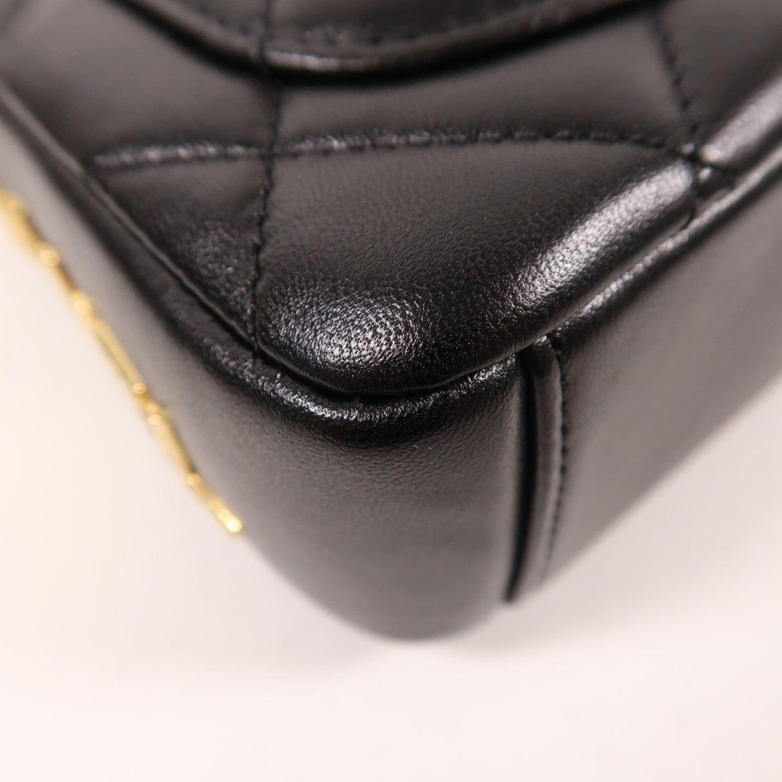 CHANEL 牛皮皮革Chain Shoulder金扣鏈帶肩背袋