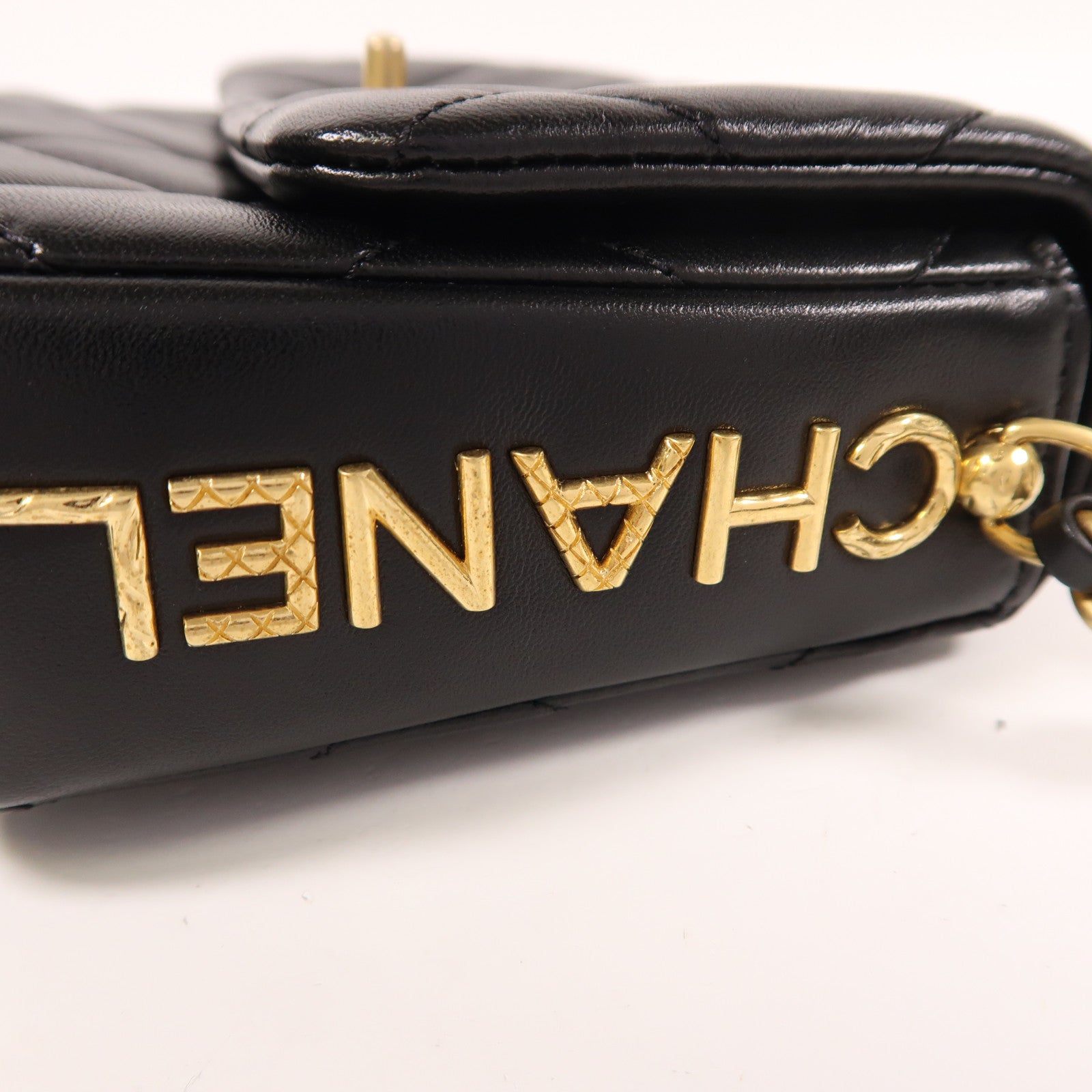 CHANEL 牛皮皮革Chain Shoulder金扣鏈帶肩背袋