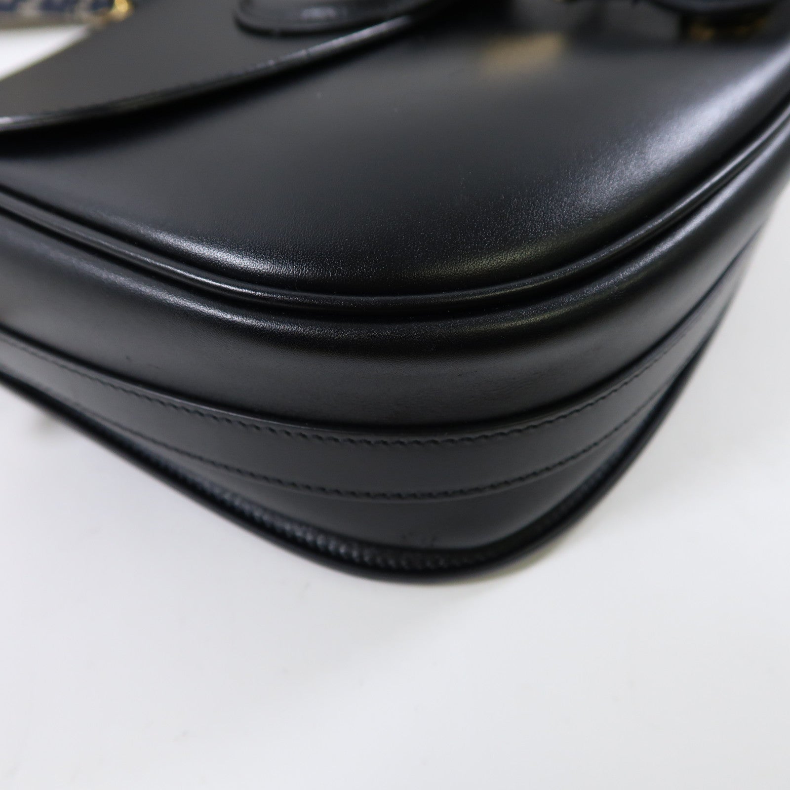 Dior 牛皮皮革Bobby Large金扣肩背袋