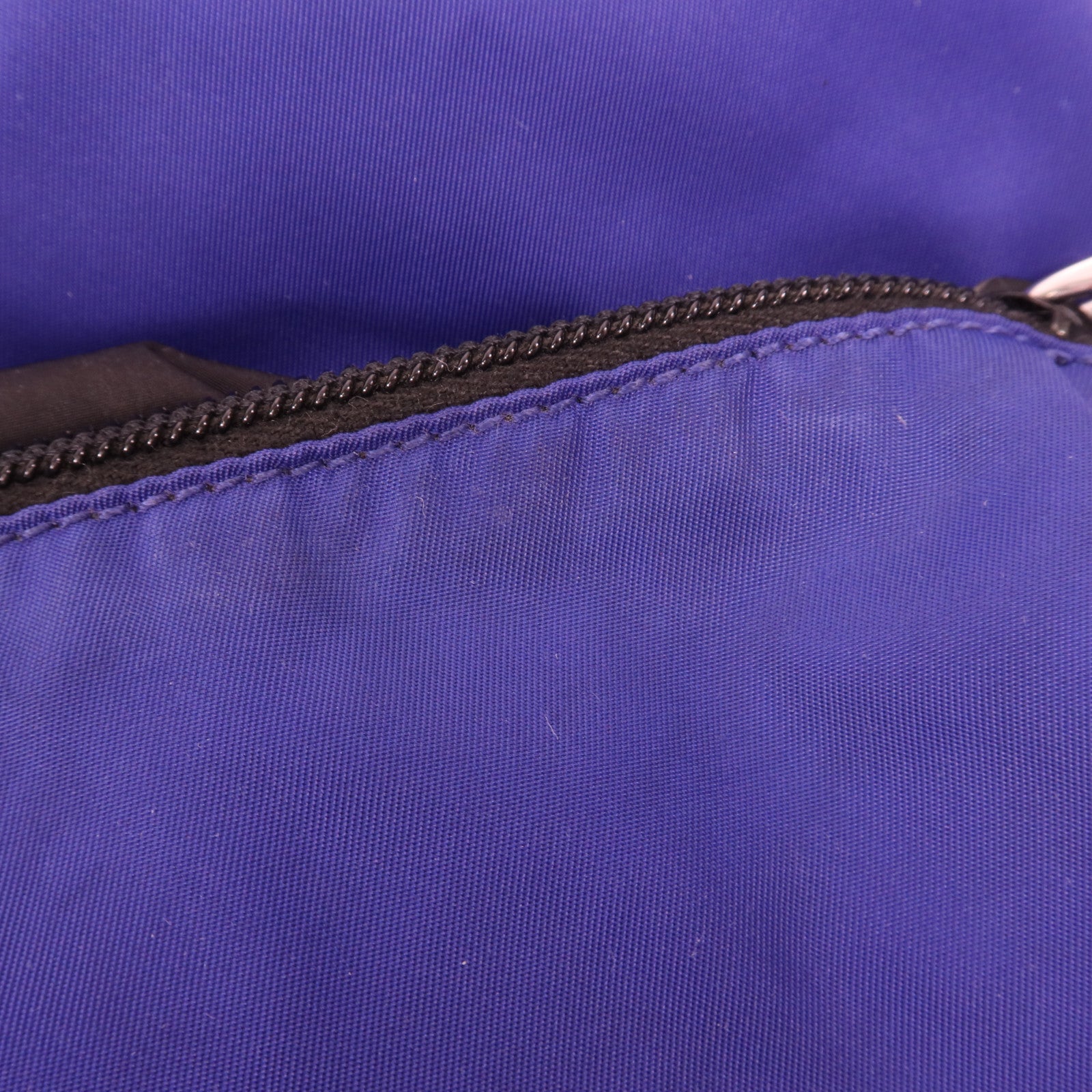 PRADA 尼龍Shoulder Bag銀扣肩背袋