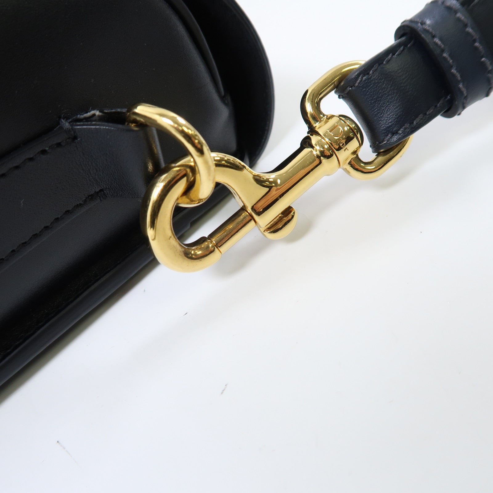 Dior 牛皮皮革Bobby Large金扣肩背袋