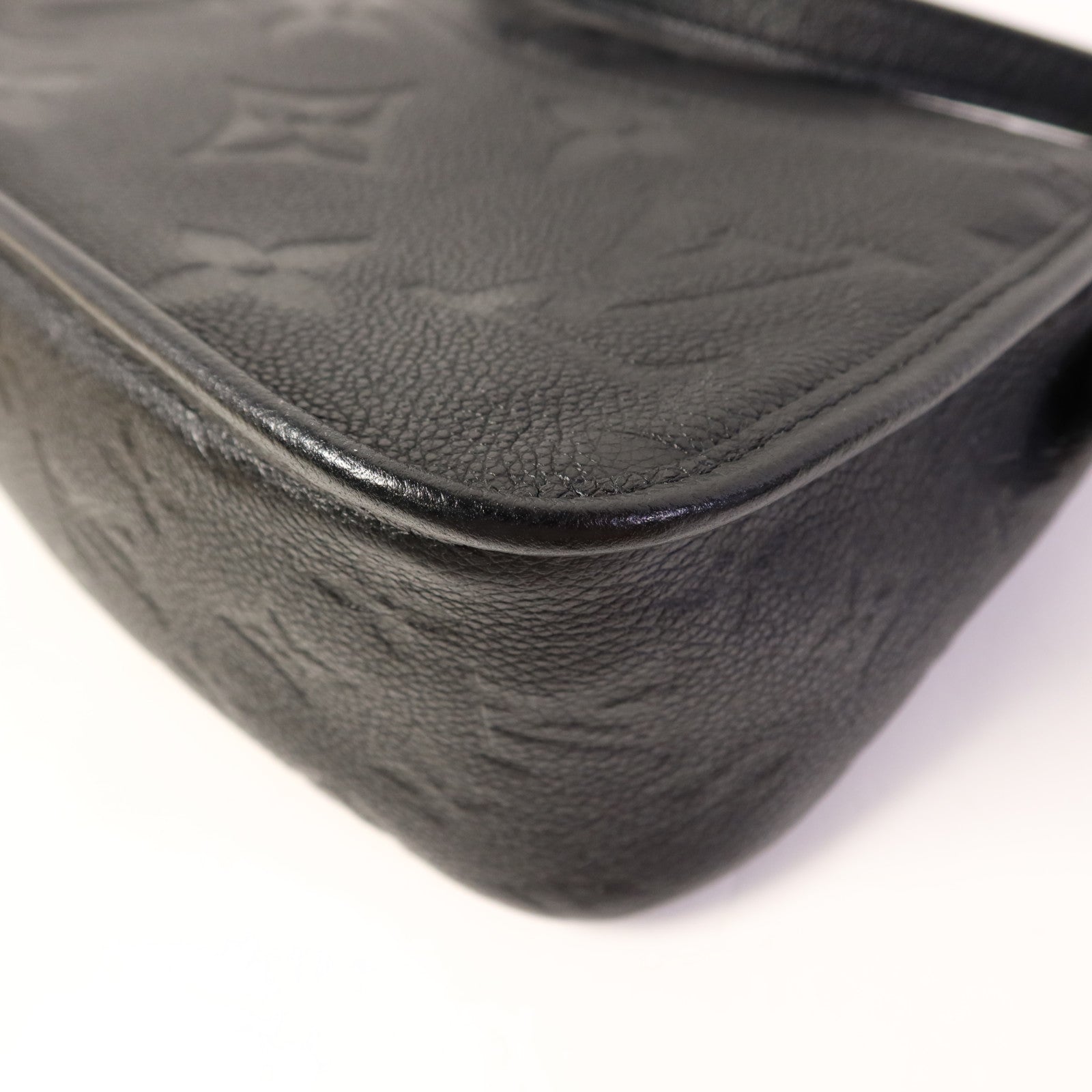 LOUIS VUITTON Monogram Empreinte Diane金扣肩背袋