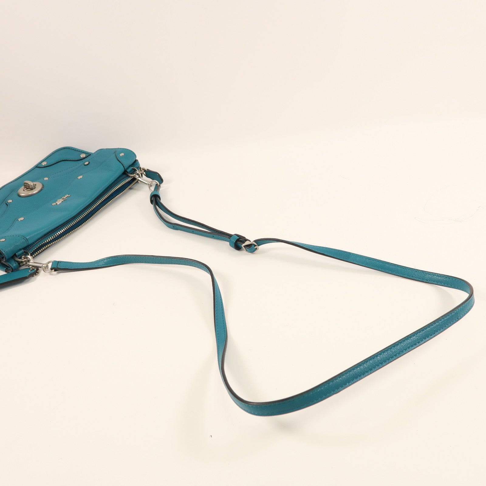 COACH 牛皮皮革Shoulder Bag銀扣肩背袋