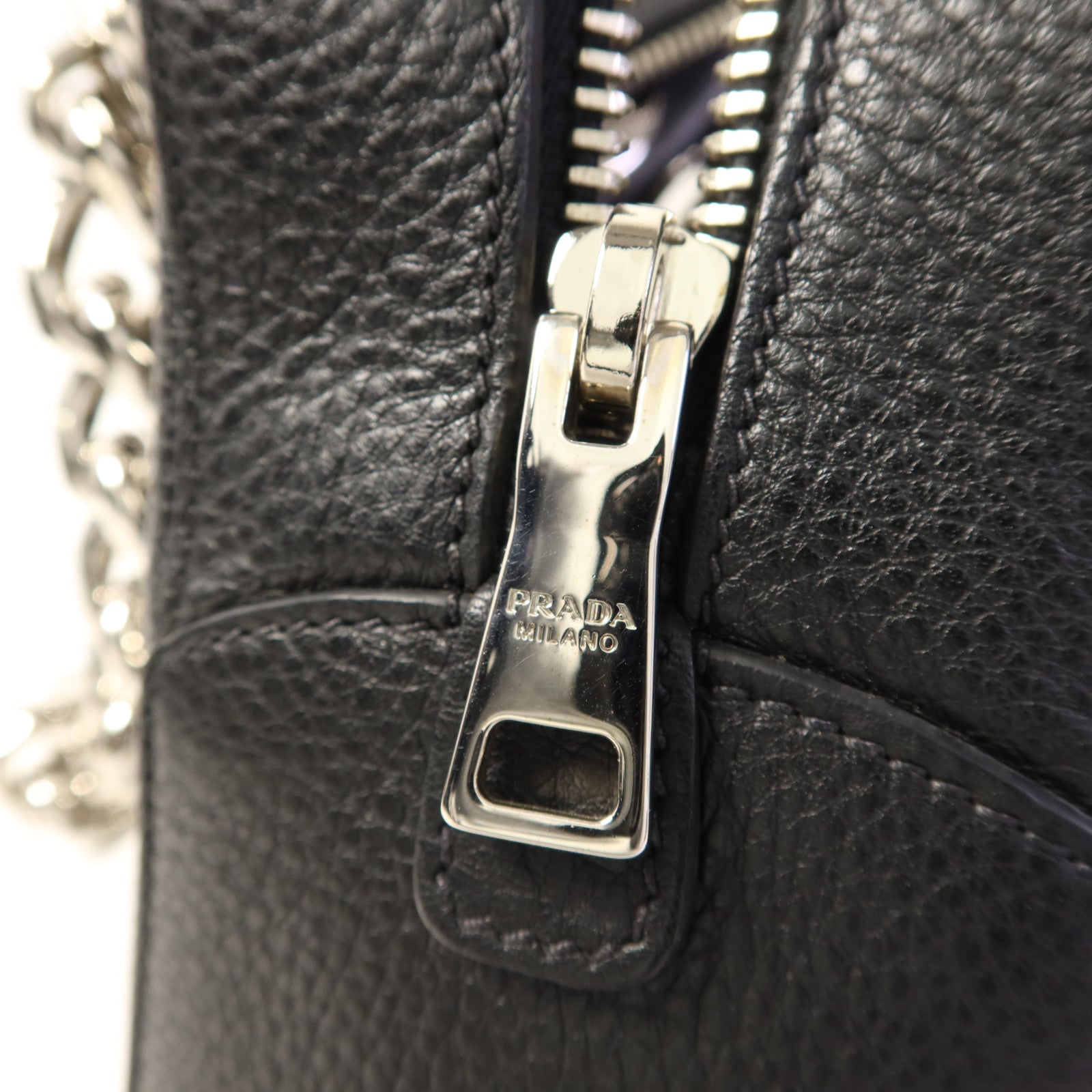 PRADA 牛皮皮革Chain Shoulder Bag銀扣肩背袋