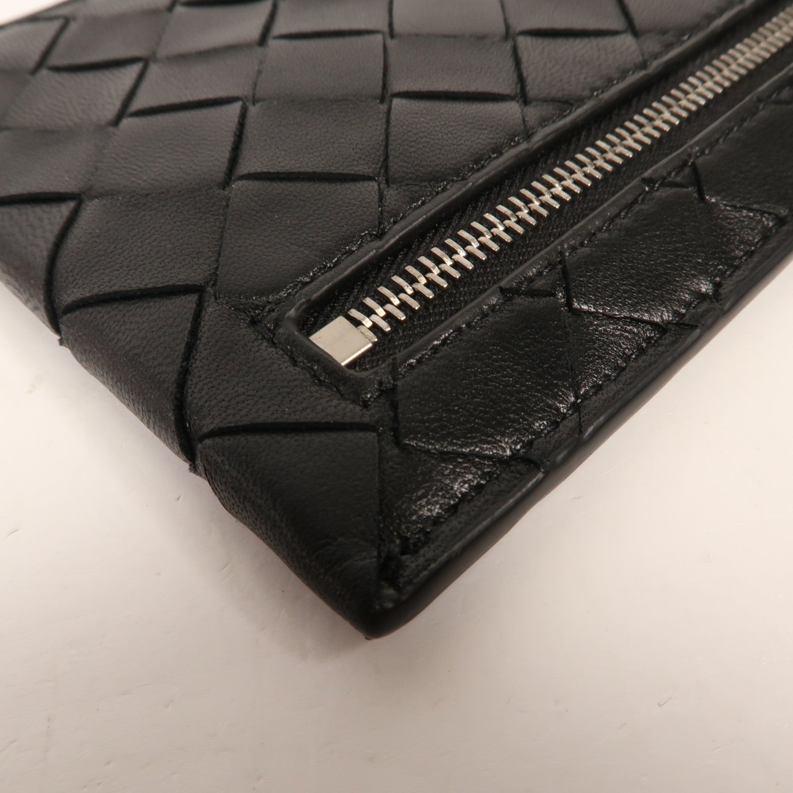 BOTTEGA VENETA 牛皮皮革Phone Pouch銀扣肩背袋