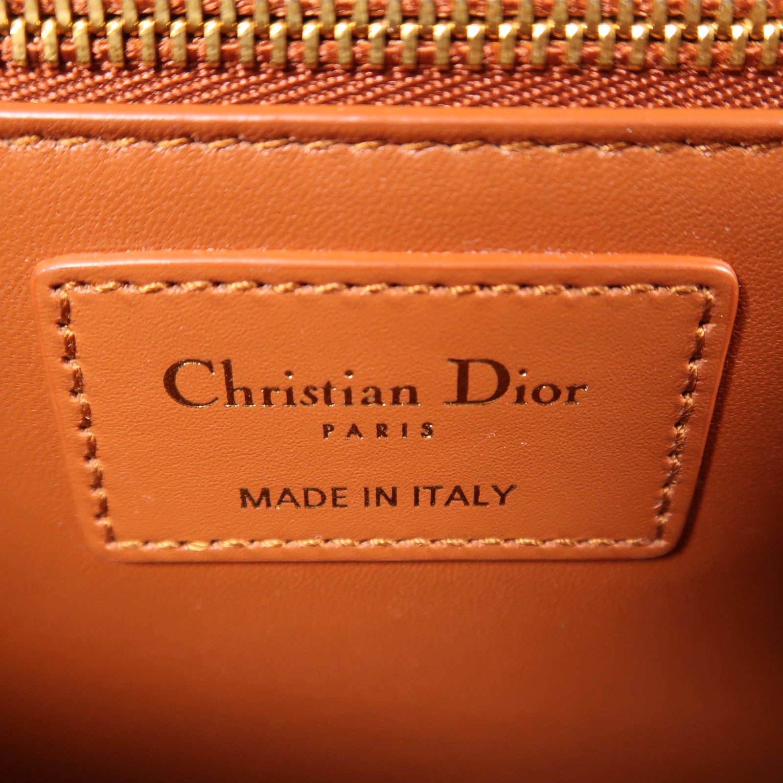 Dior 牛皮皮革30 Montaigne金扣肩背袋