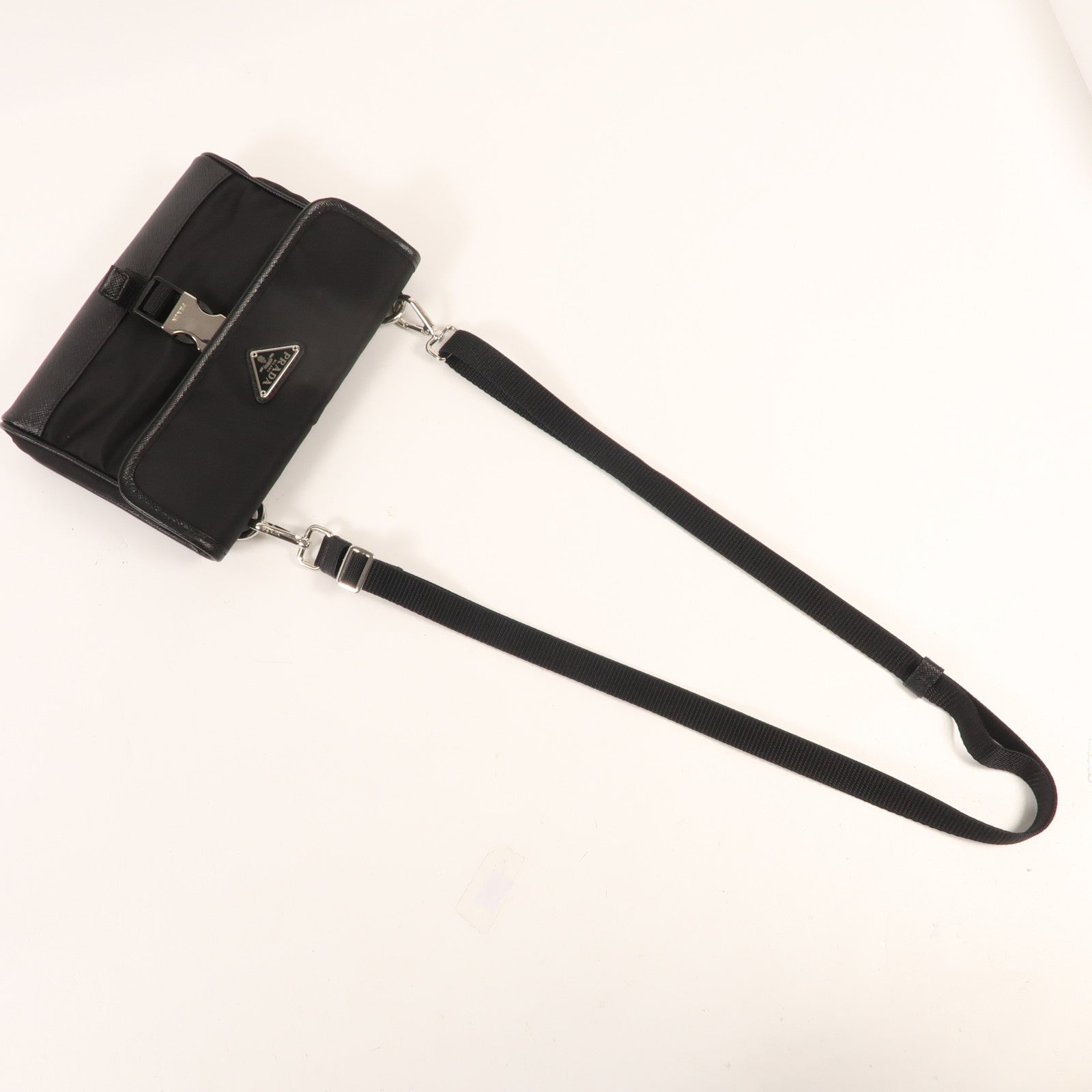 PRADA 尼龍Shoulder Bag銀扣肩背袋