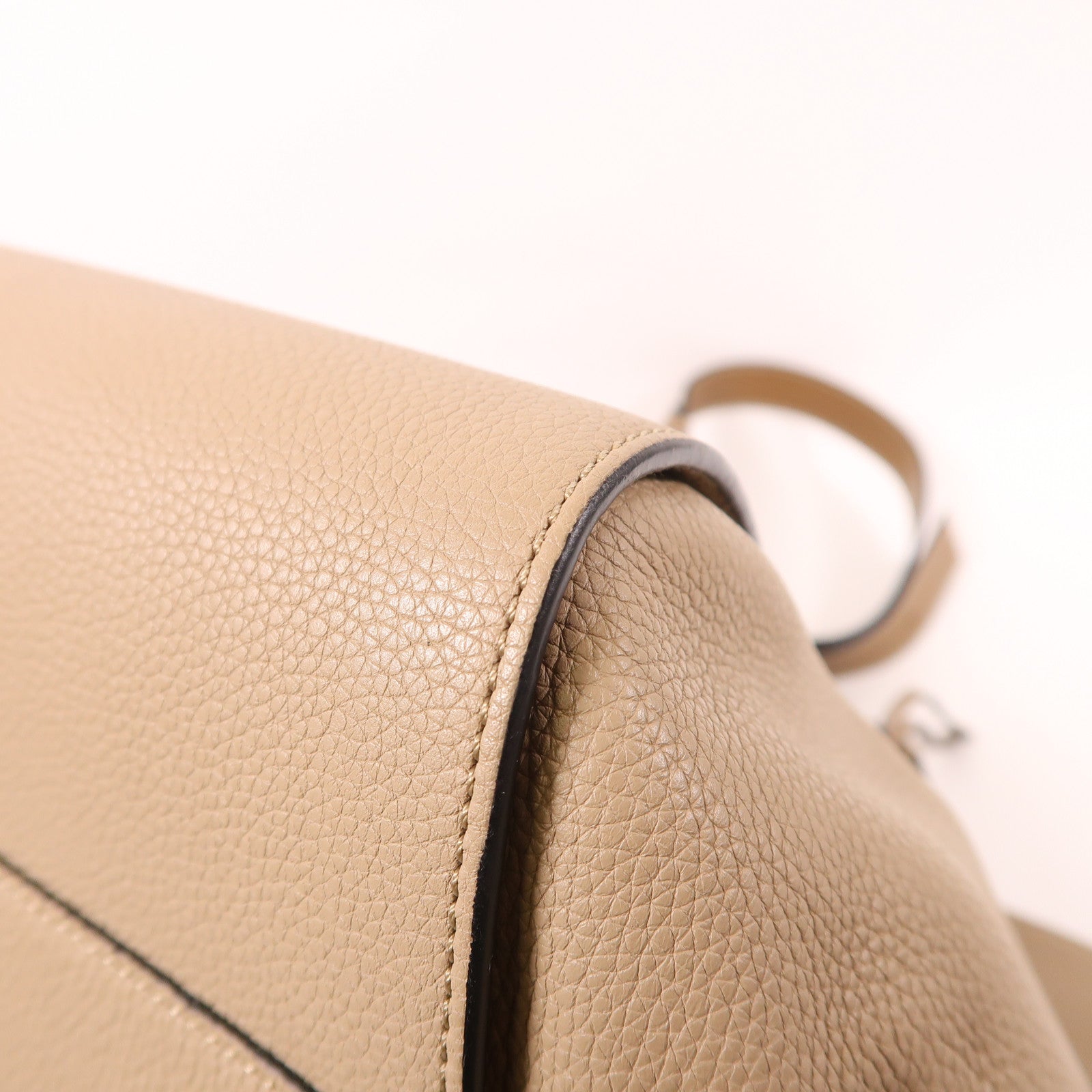 LOEWE 牛皮皮革Hammock金扣手挽肩背兩用袋