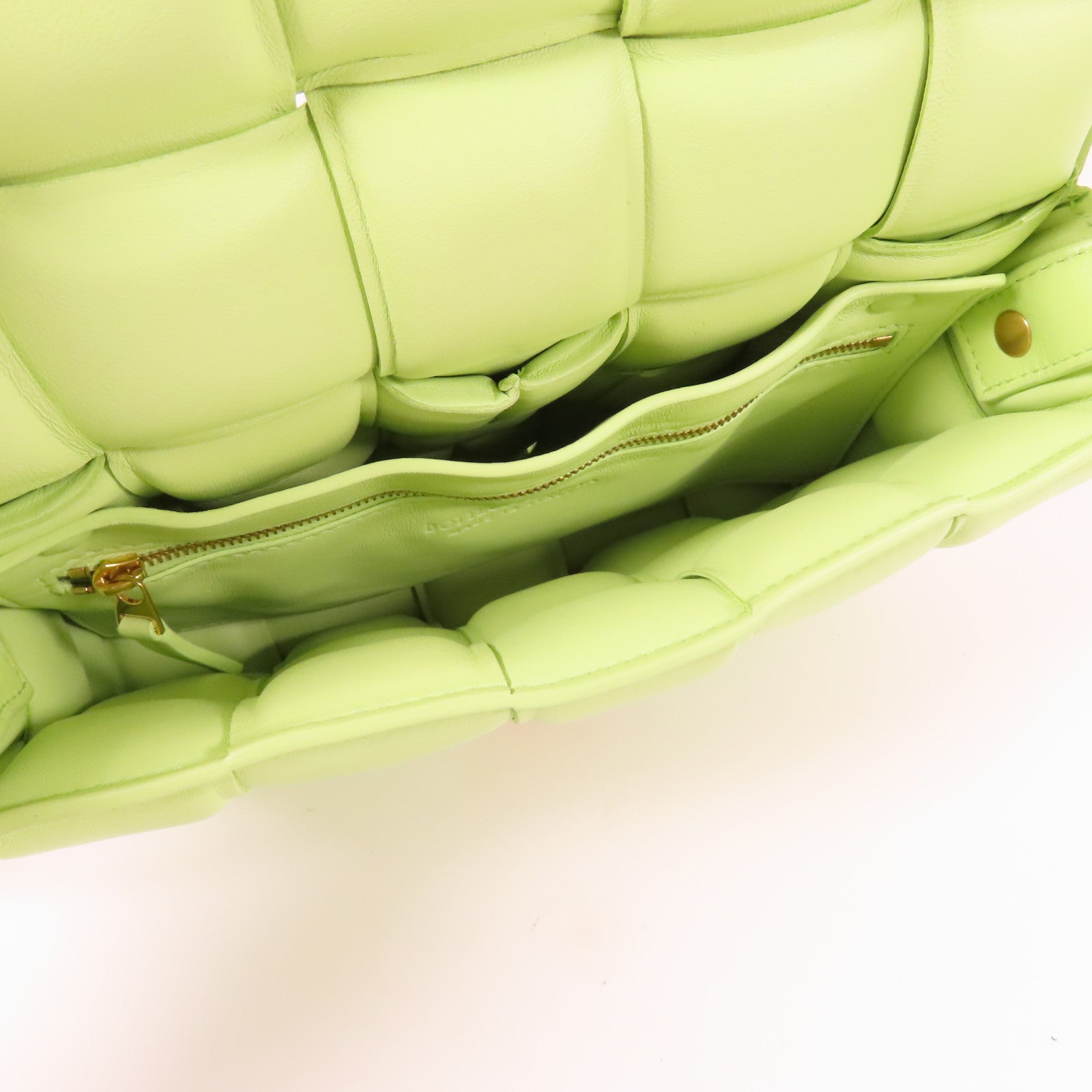 BOTTEGA VENETA 羊皮皮革Cassette Bag金扣肩背袋