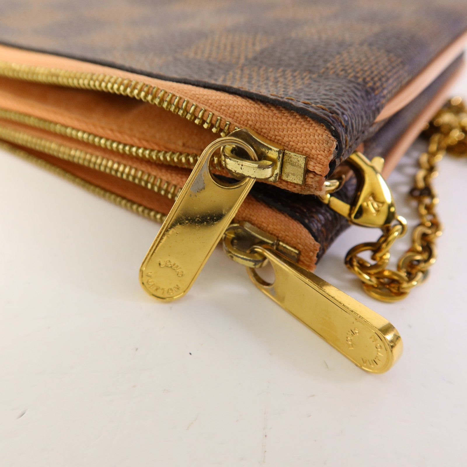 LOUIS VUITTON Damier Double Zip Pochette金扣鏈帶肩背袋