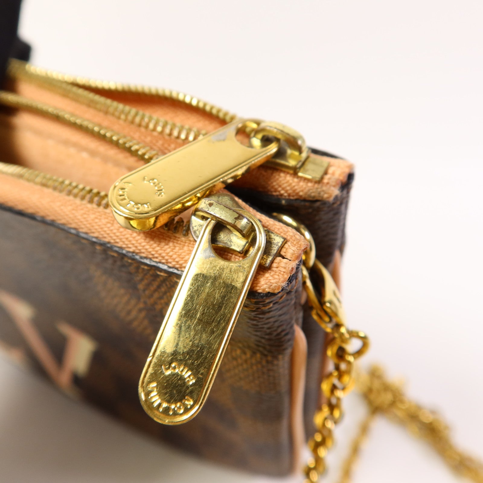 LOUIS VUITTON Damier Double Zip Pochette金扣鏈帶肩背袋