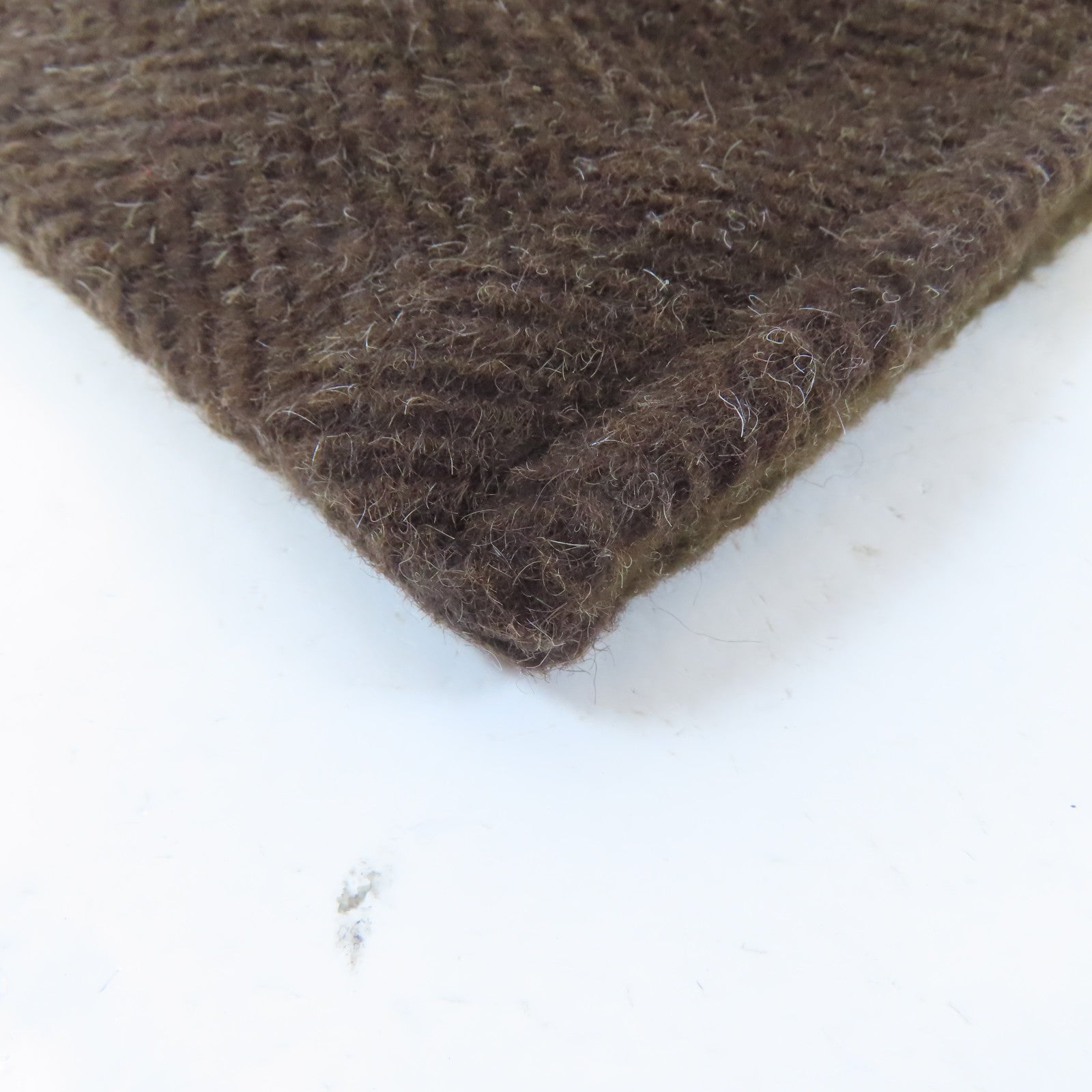 【激減優惠】羊毛Hand Bag銀扣手挽袋啡色