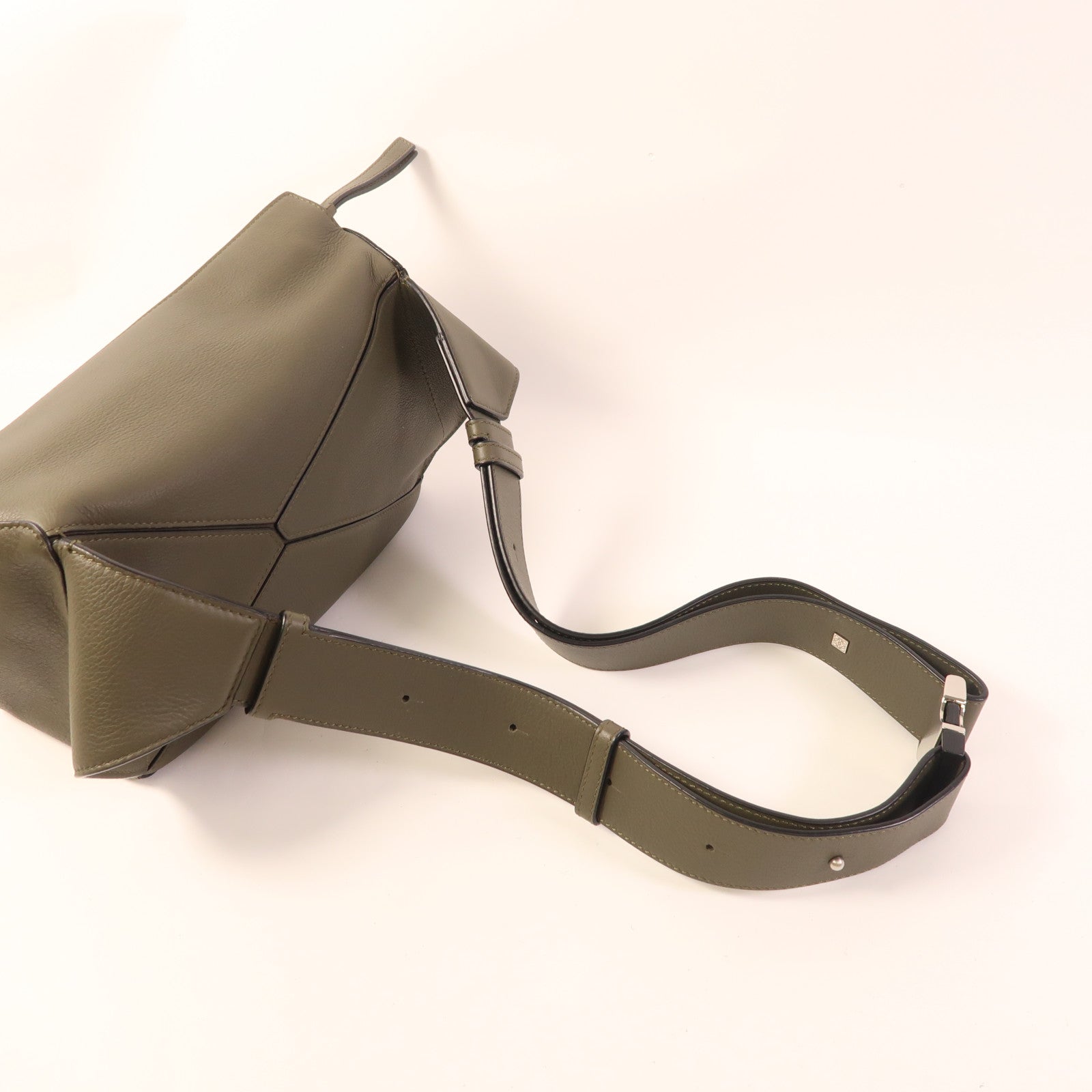 LOEWE 牛皮皮革Small Puzzle Bumbag銀扣肩背袋