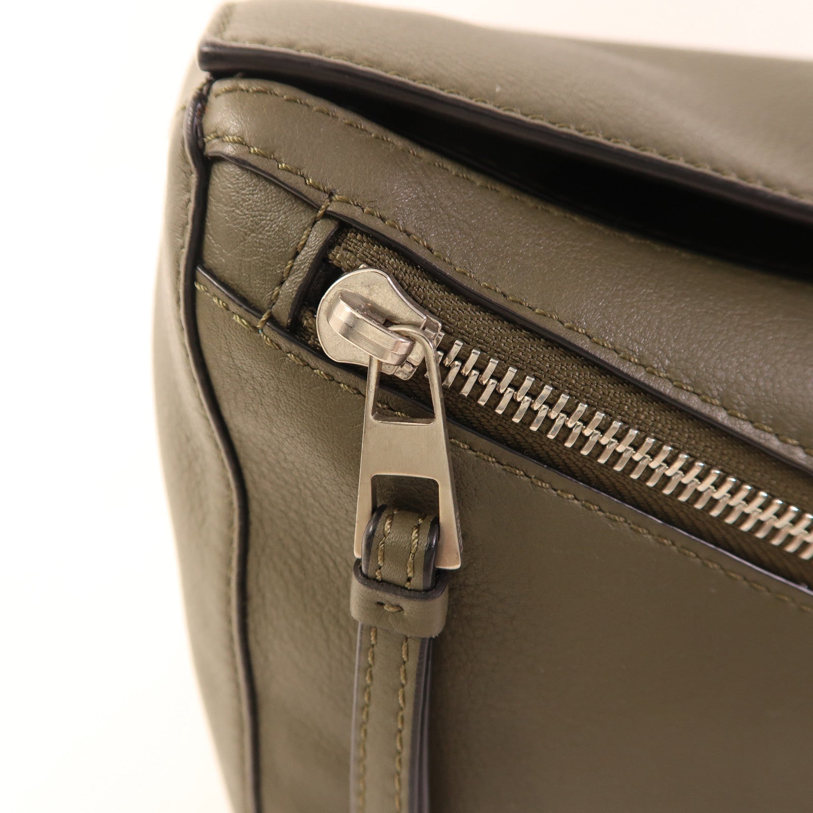 LOEWE 牛皮皮革Small Puzzle Bumbag銀扣肩背袋