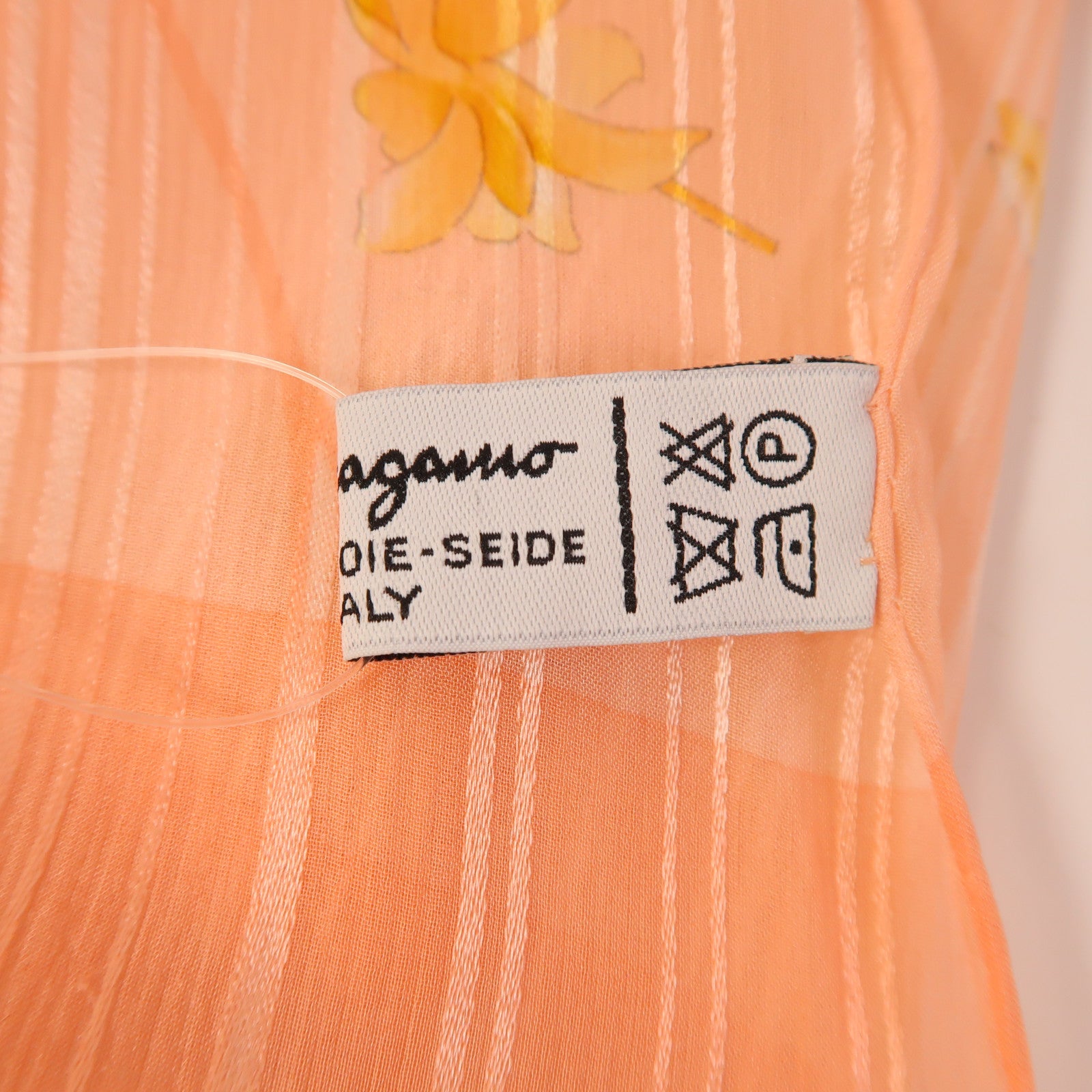 Salvatore Ferragamo 絲質Scarf絲巾