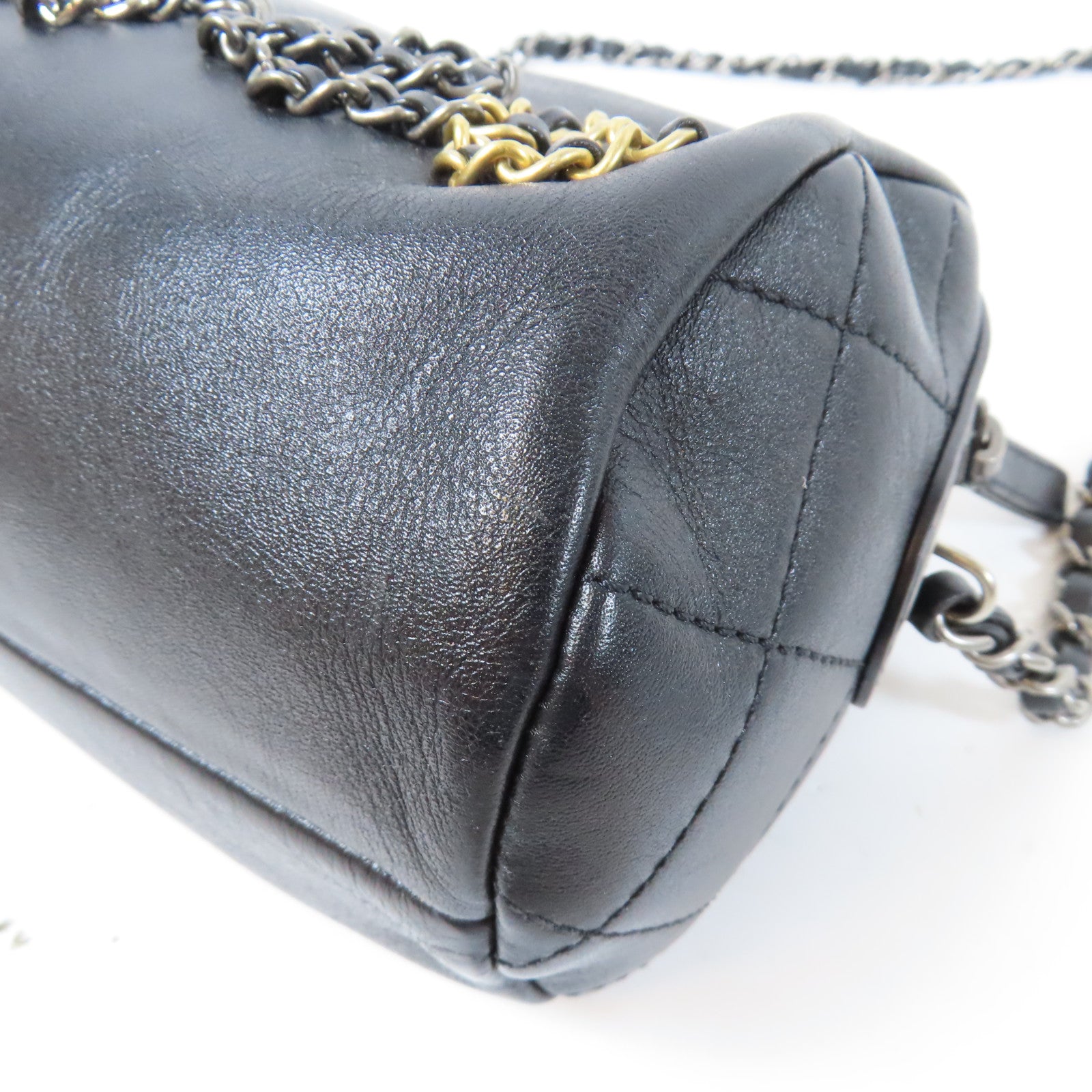 CHANEL 【激減優惠】牛皮皮革Bowling Bag銀扣鏈帶肩背袋黑色