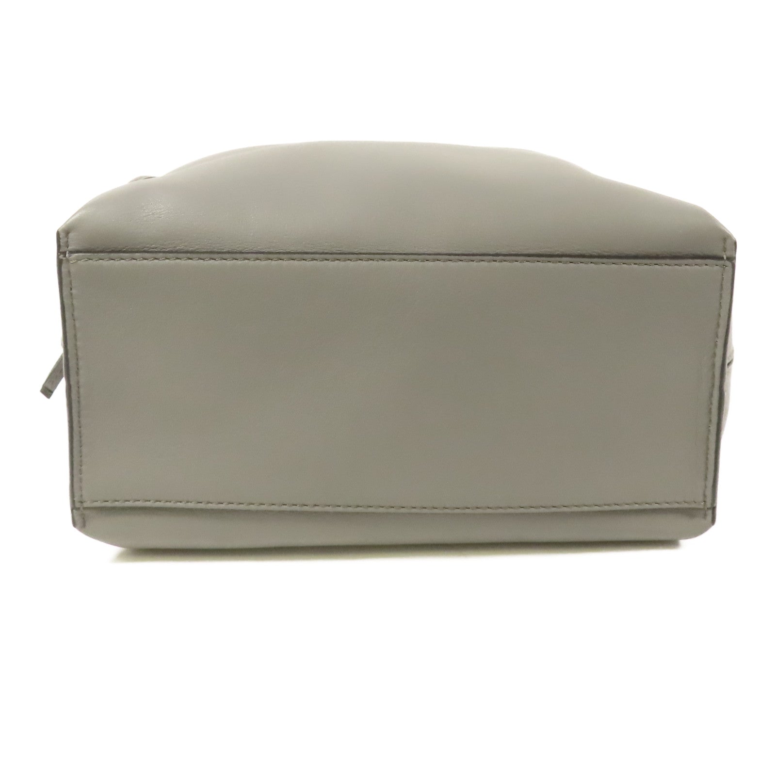 LOEWE 牛皮皮革Cubi銀扣肩背袋