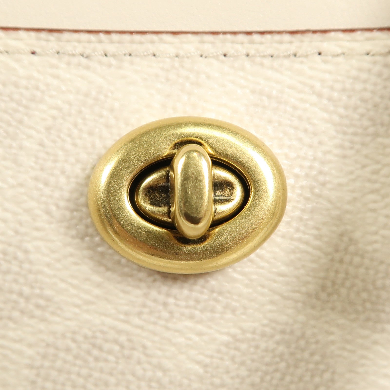 COACH 塗層帆布Shoulder Bag金扣肩背袋