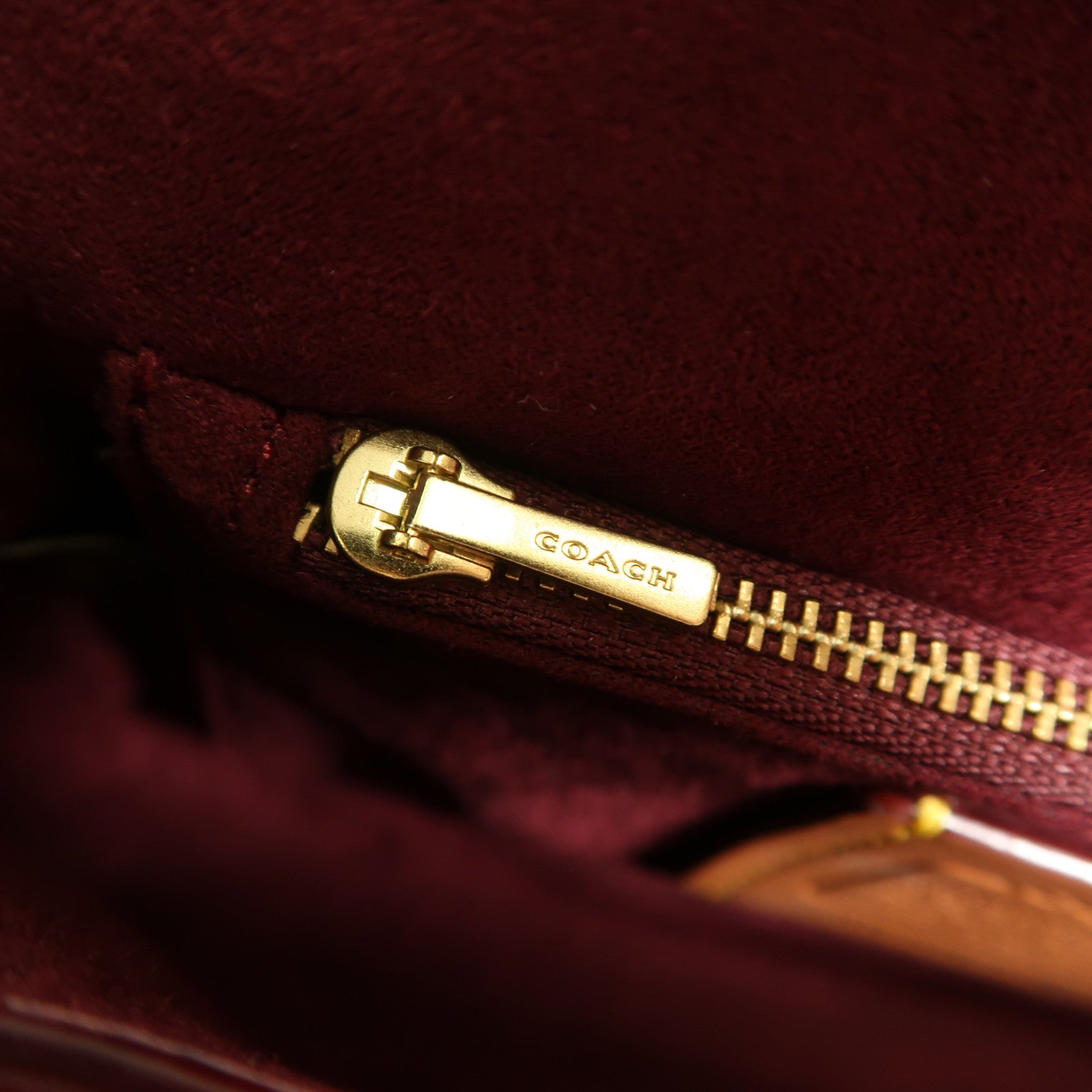 COACH 塗層帆布Chain Shoulder金扣肩背袋